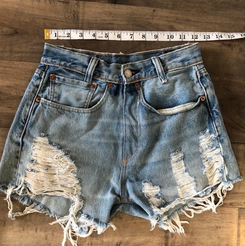 LEVIS 501 denim shorts