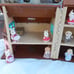 Calico Critters Li'l Woodzeez Honeysuckle Hillside Cottage House +Figurines