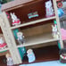 Calico Critters Li'l Woodzeez Honeysuckle Hillside Cottage House +Figurines