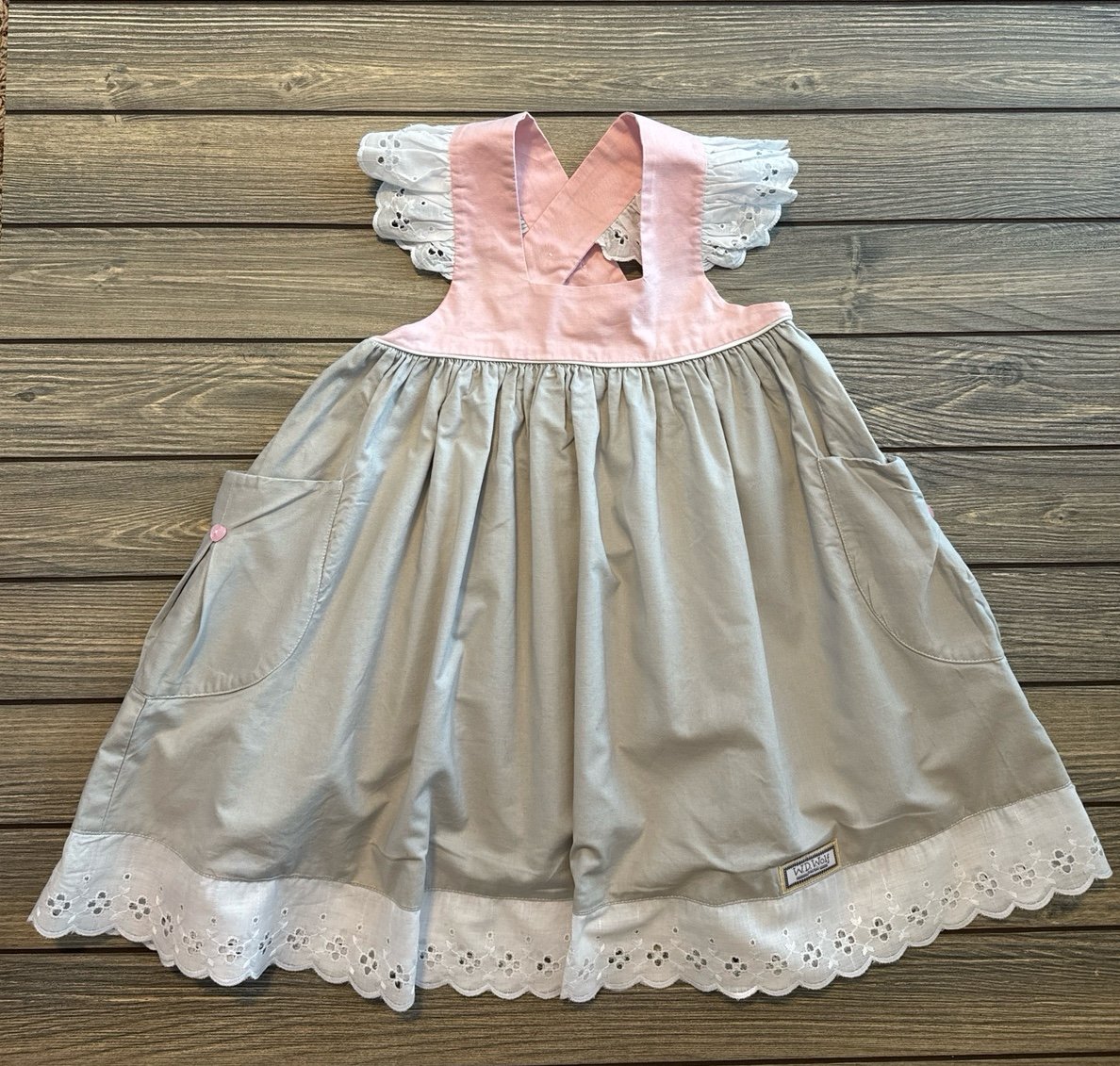 Well Dressed Wolf Size 5 Pink Aunt Heart