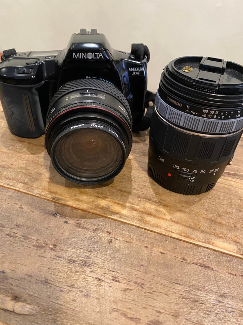 Minolta maxxum 3xi w/power zoom Camera
