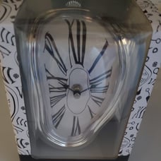 Time Bender Clock drippy melting for Shelf/Table edge Alice N wonder Land style
