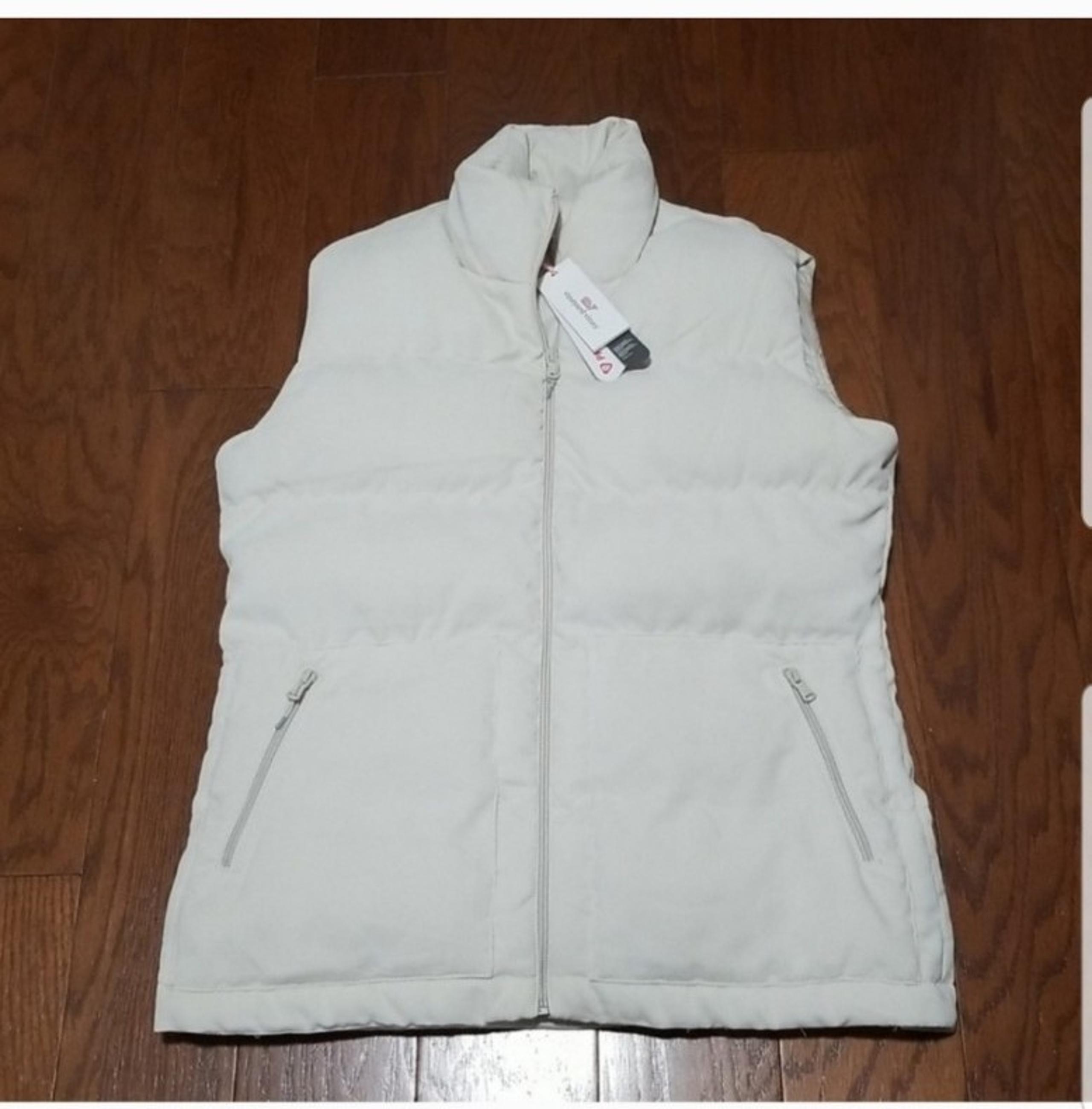 NEW! Vineyard Vines Oversized Corduroy Puffer Vest sz medium NWT