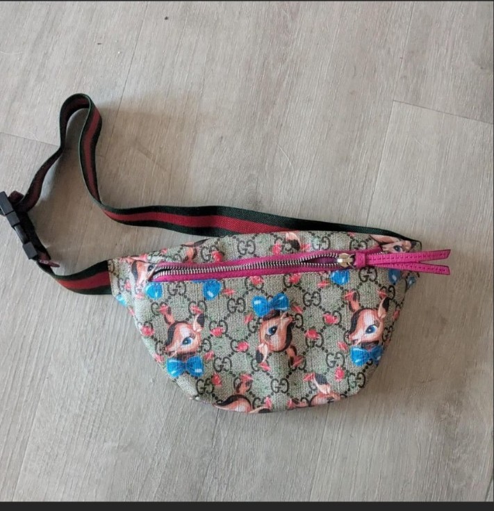 Gucci GG Supreme belt bag