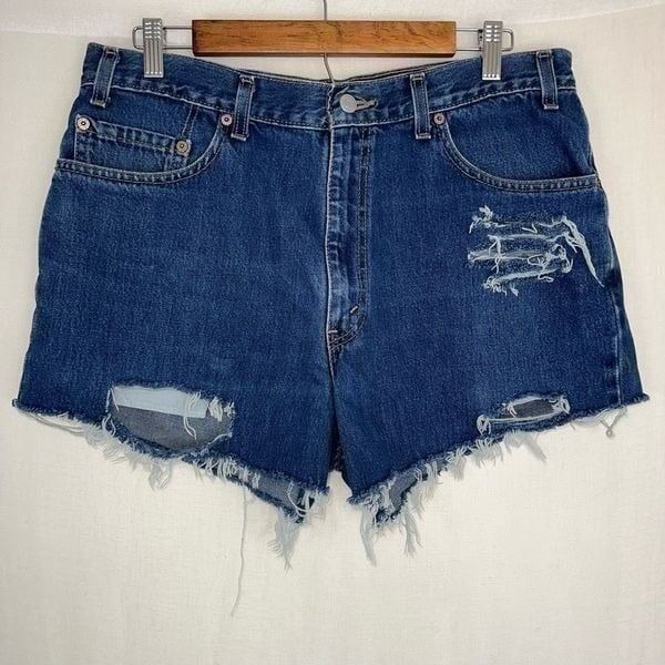 Levi’s 550 Relaxed Fit Hi-Rise Distressed Denim Shorts Womens Retro Raw Cut Offs