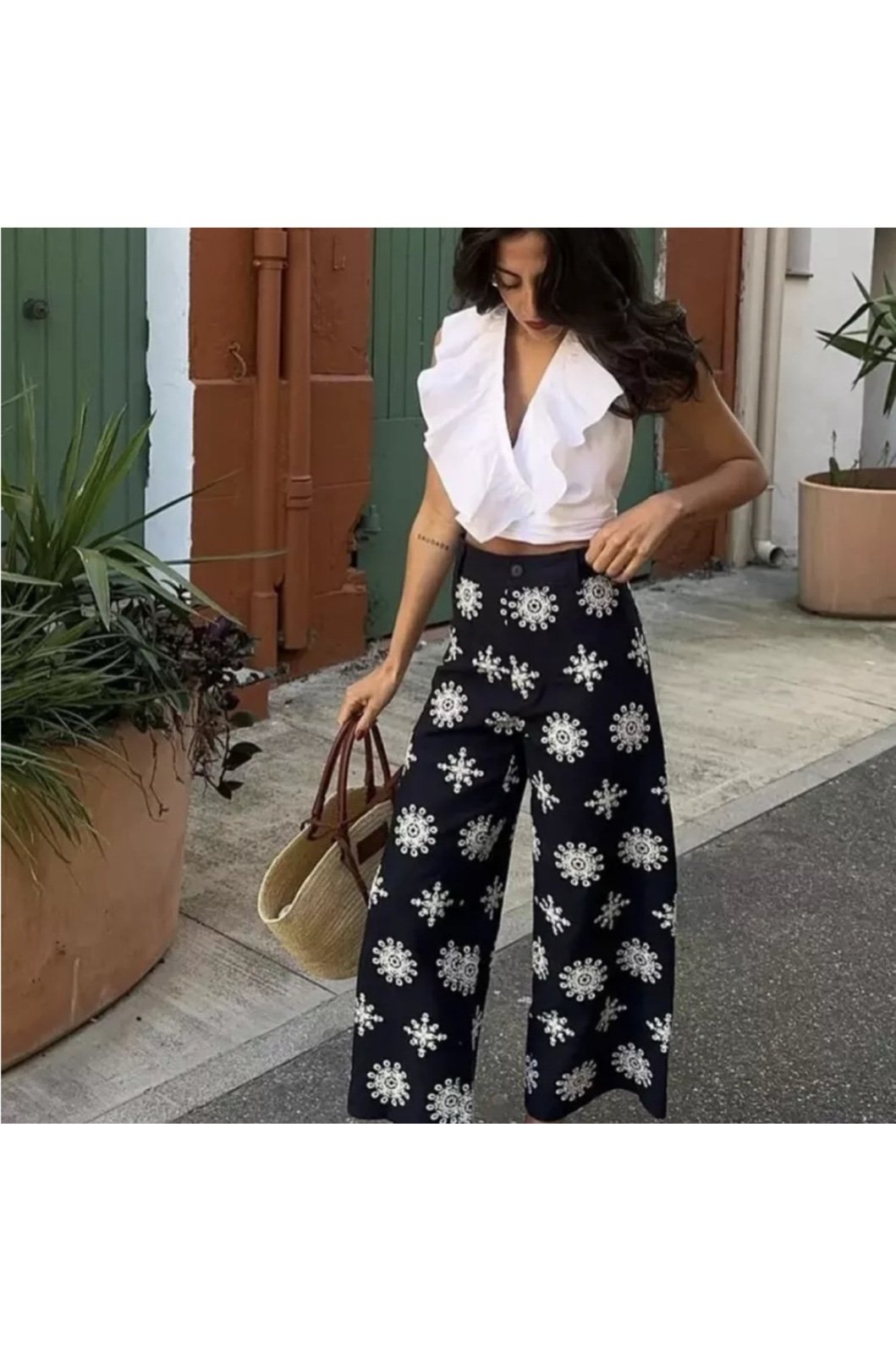 NWOT! Zara Dark Blue White Floral Embroidery High Rise Culottes In Size S