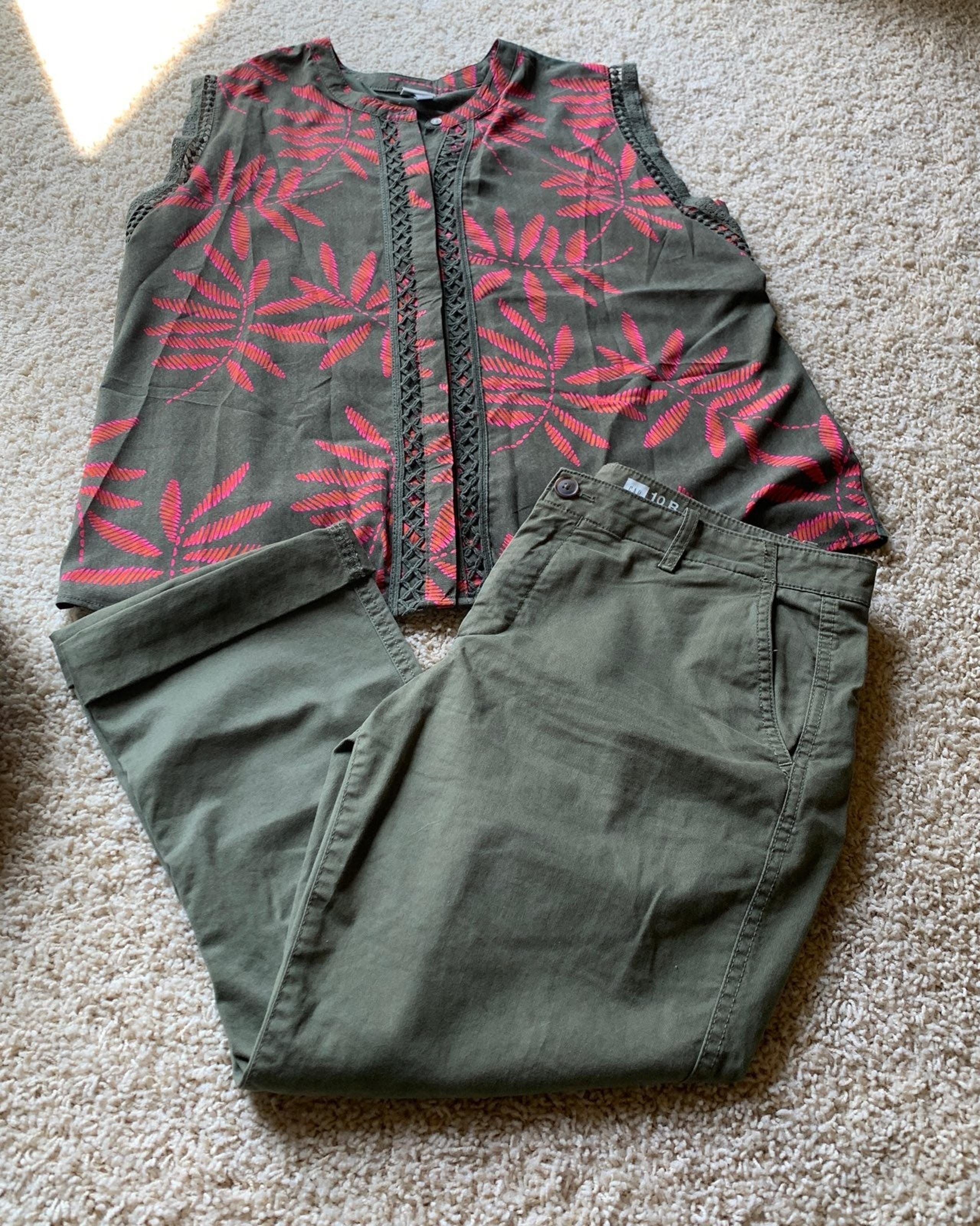 New 2 Pc XL Top & Capri Pants 10R Gap