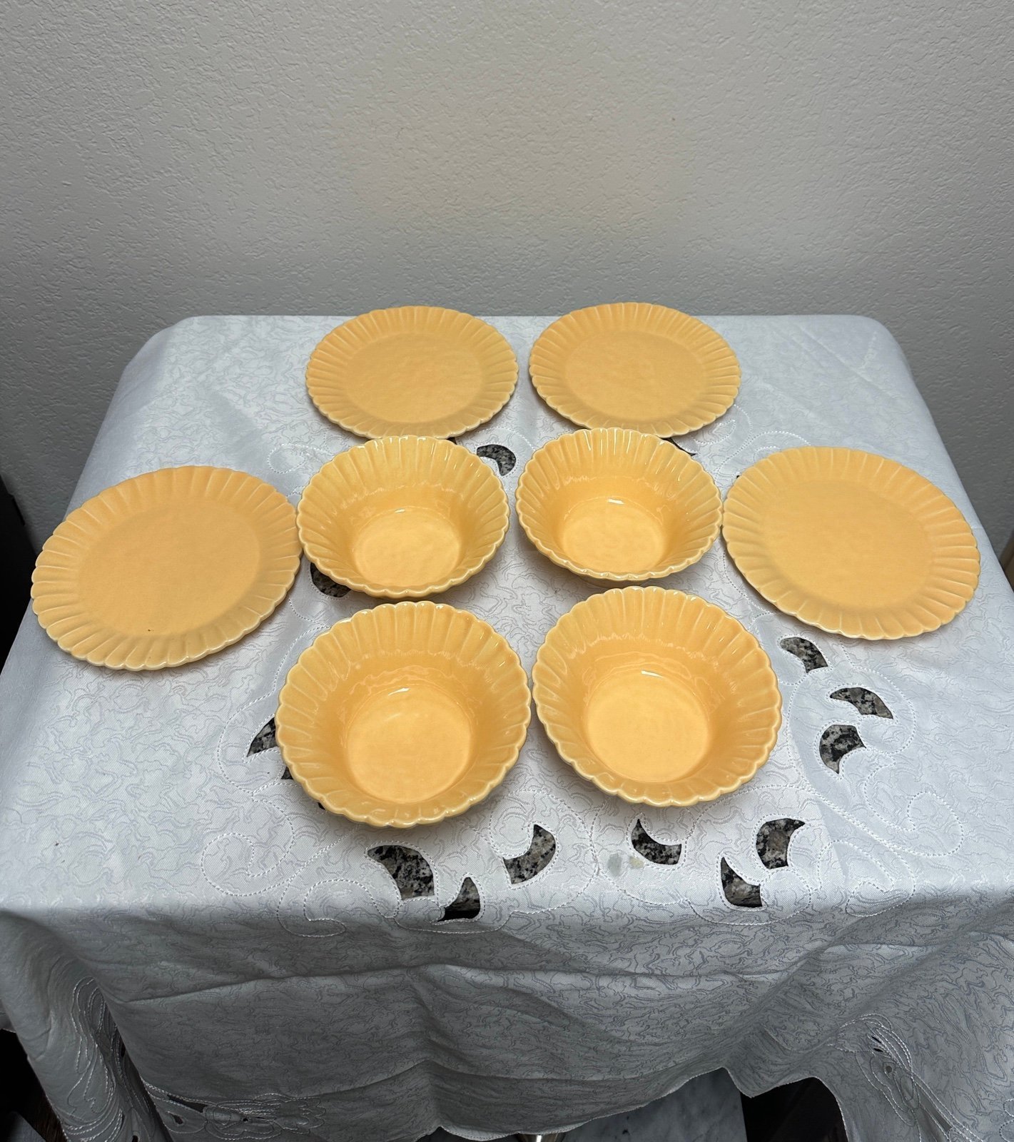 Set of 4 - NEW- VTG - Beautiful Yellow Ceramic Crate&Barrel Bowls and Plates