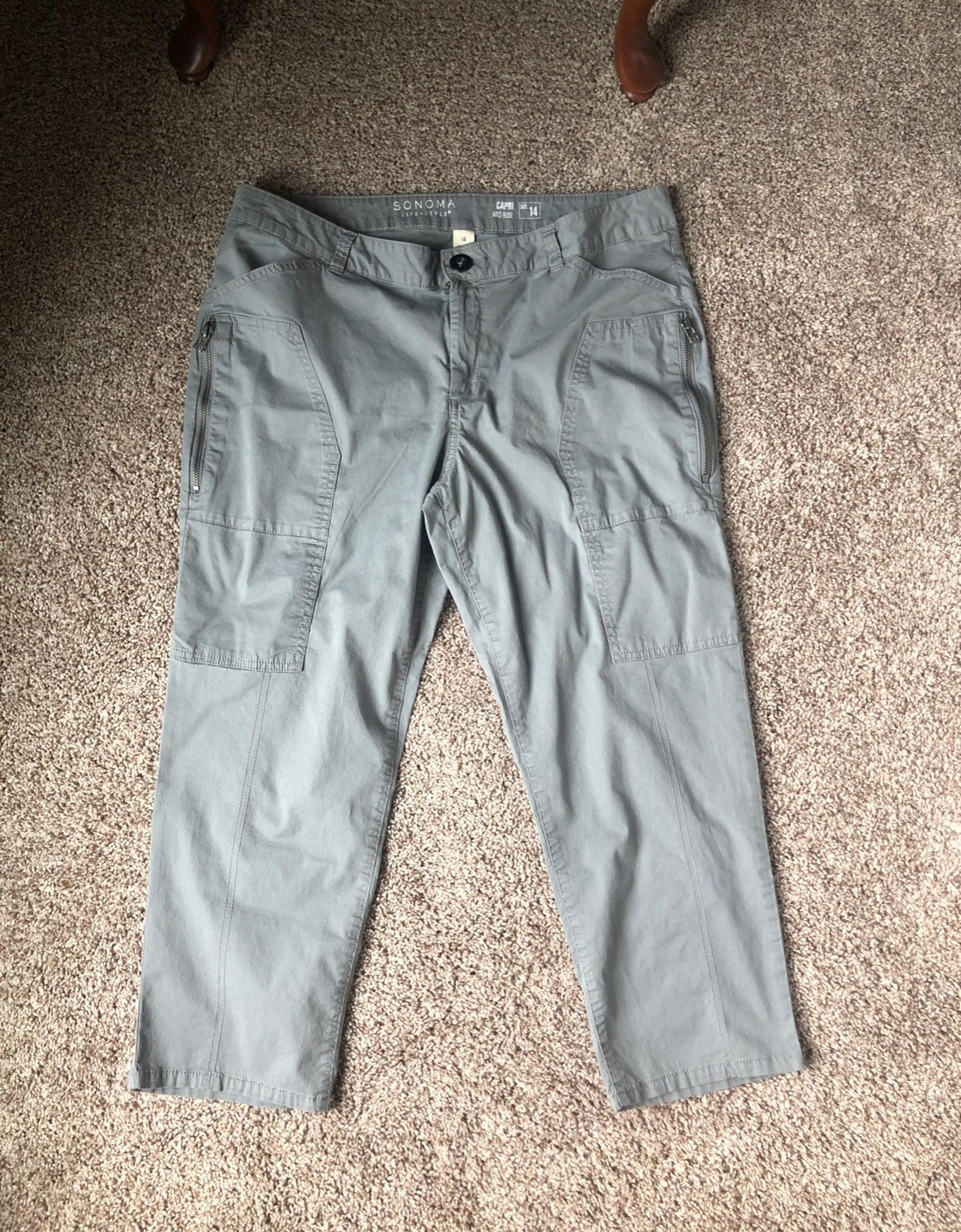 Sonoma Ladies Size 14 Grey Capri's