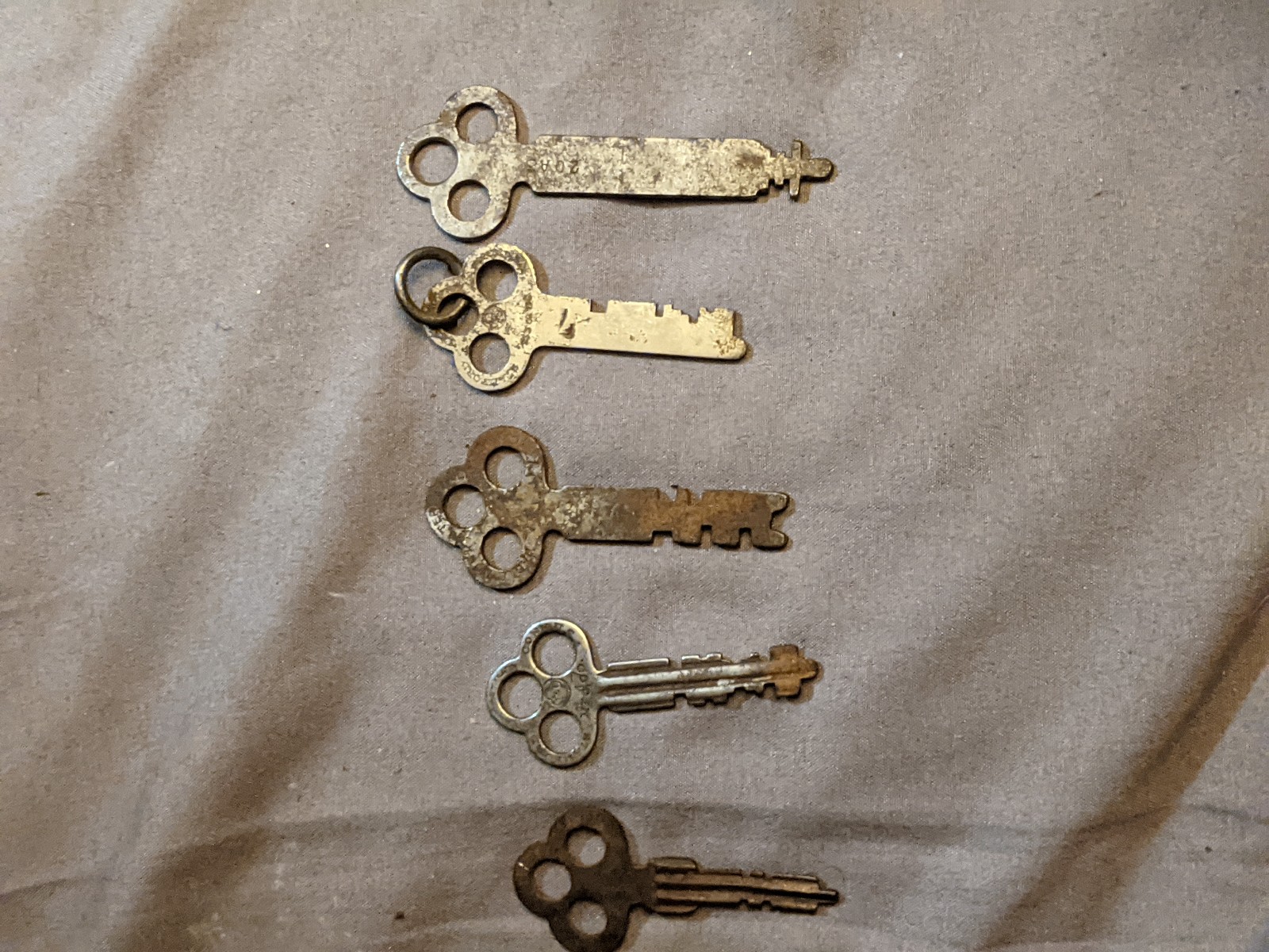 Antique Stanford company and eagle company flat skeleton keys