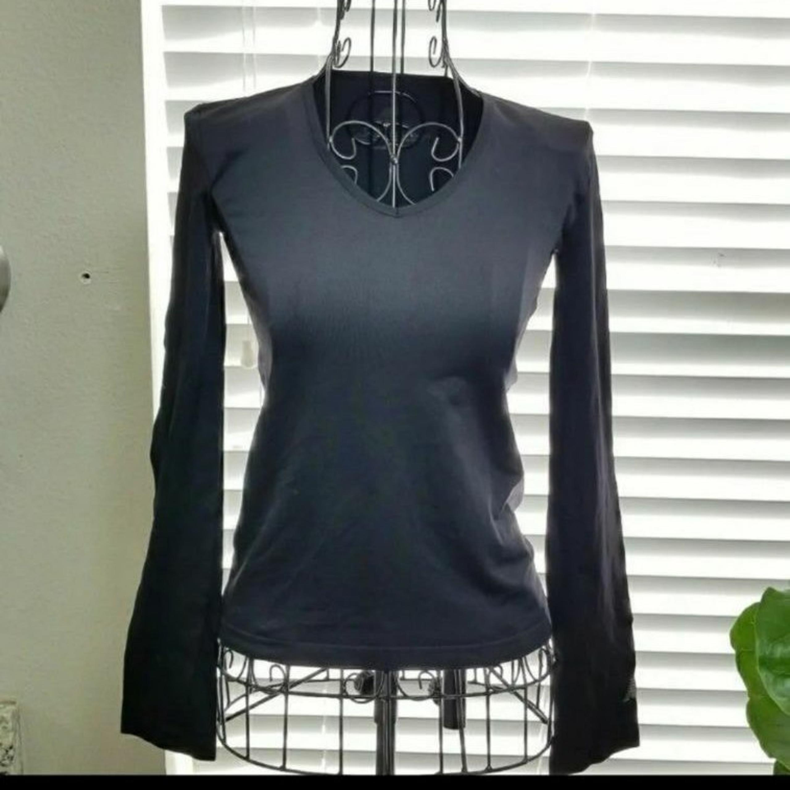 New Balance Black Long Sleeved V-neck Wo