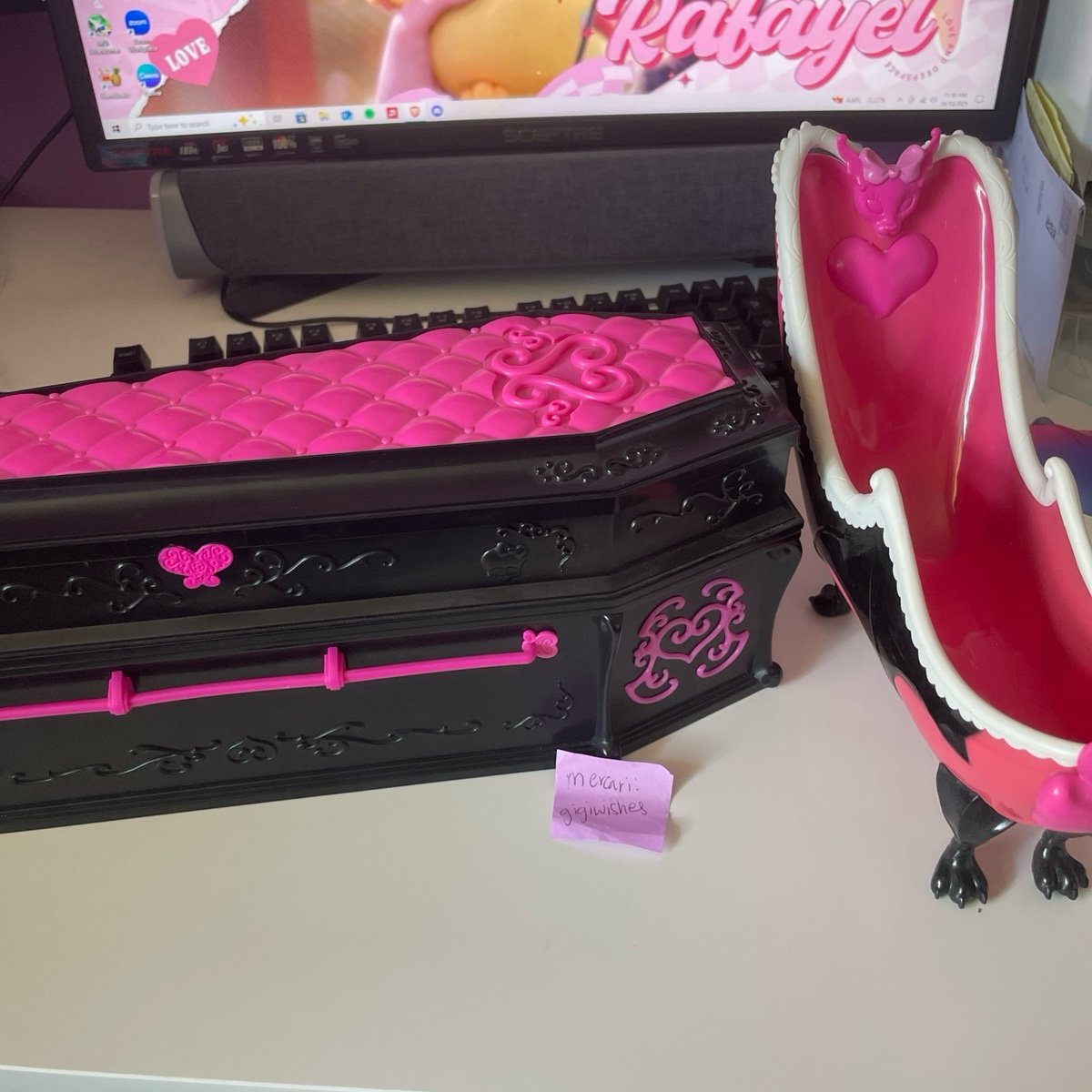 monster high draculaura coffin bed + bathtub