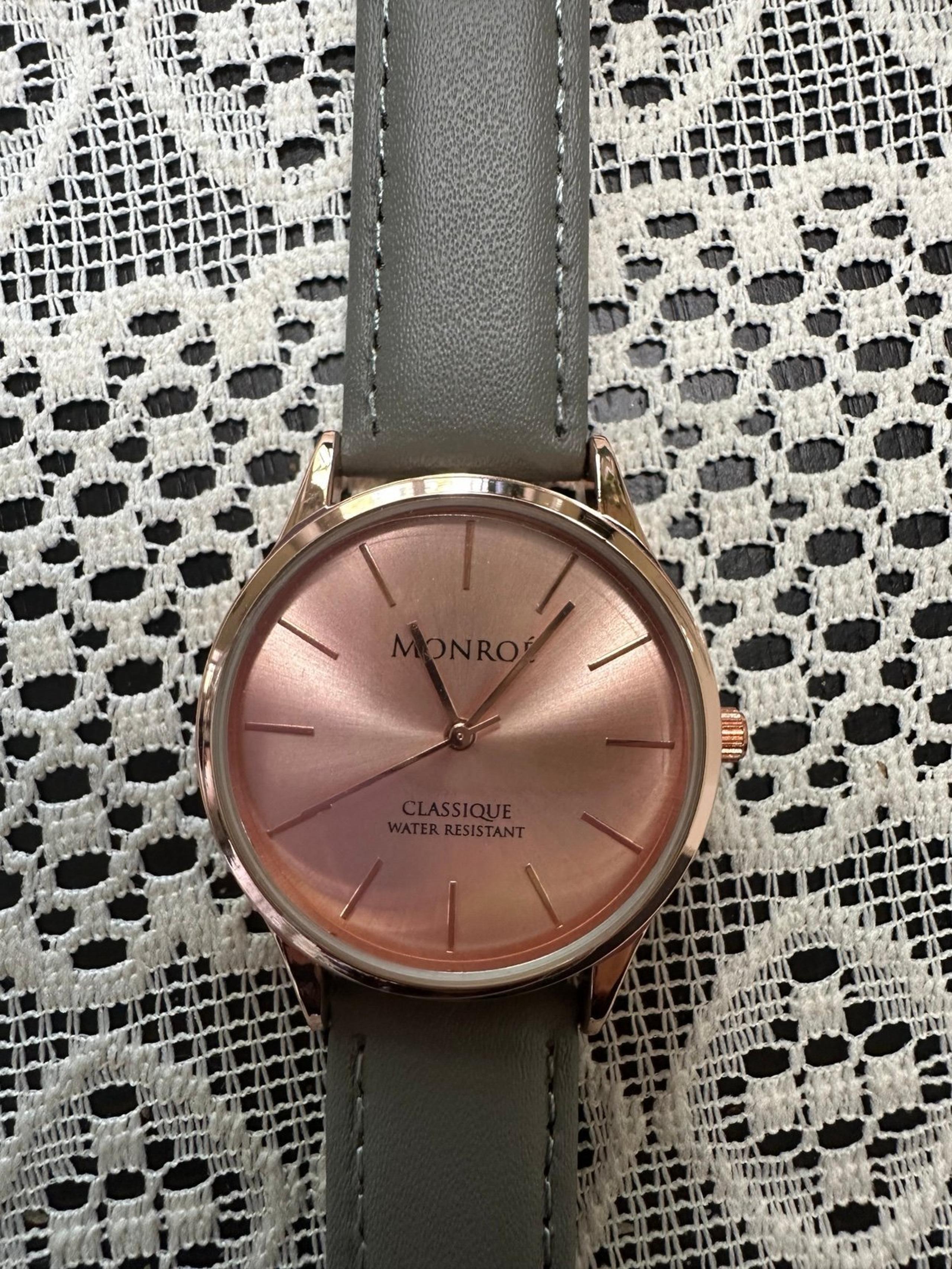 Moneoè Womens Watch