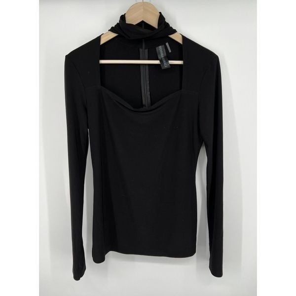 Norma Kamali Cut Out Turtleneck Top Size Medium 38 Pullover Thumb Holes Black