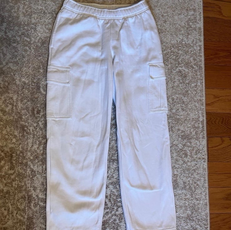White Aritzia TNA Cozy Fleece Mega Cargo Sweatpant