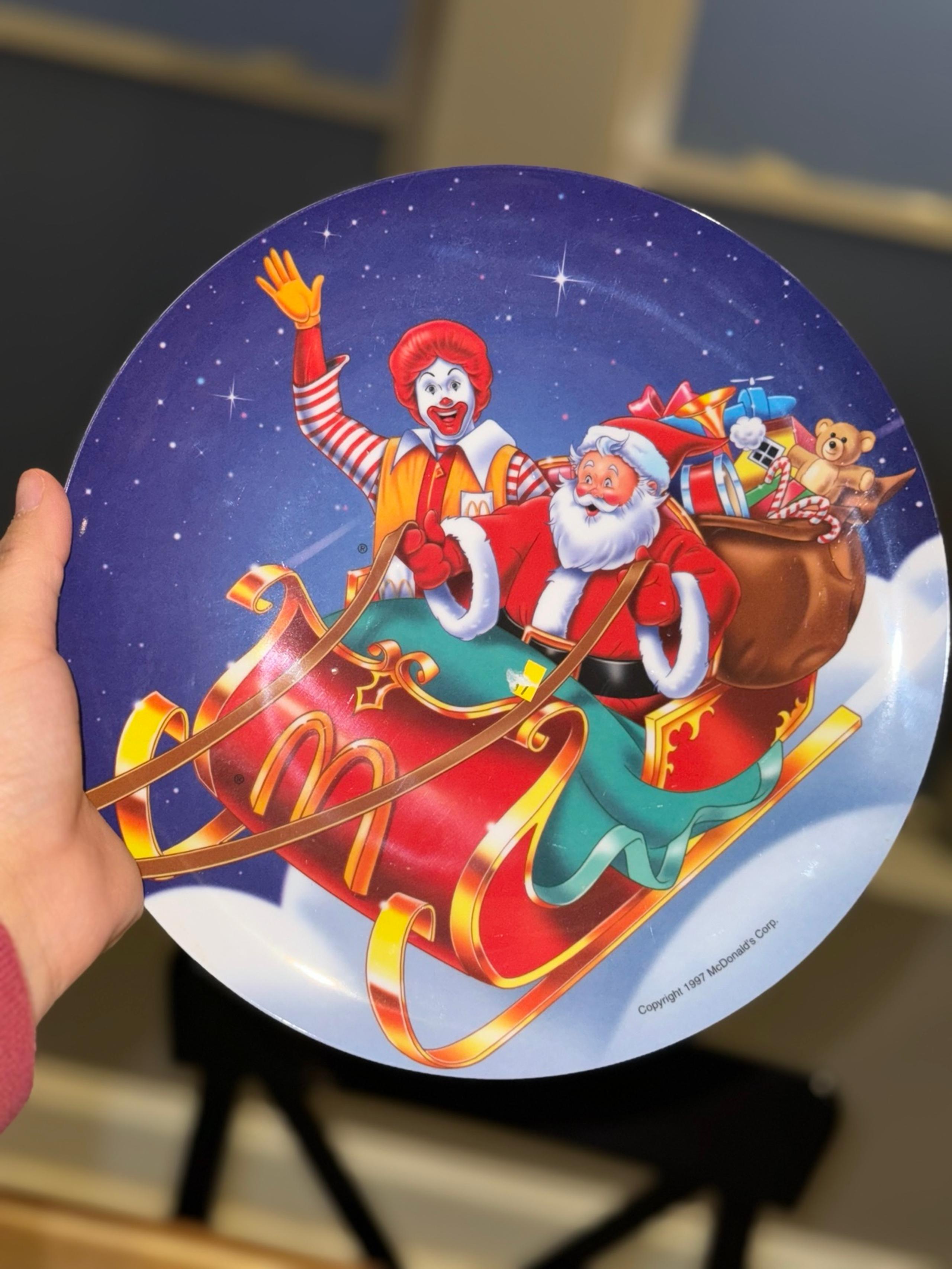Ronald McDonalds 1997 christmas plate