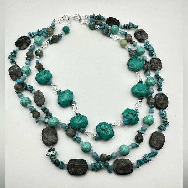 Three strands of stones, ceramic, glass, and silver toned beaded necklace!