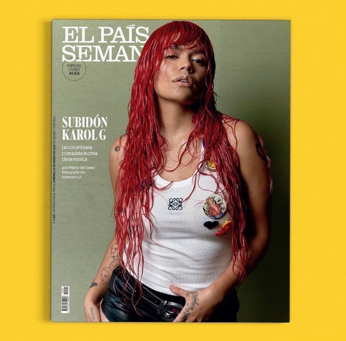 KAROL G EL PAIS SEMANAL VERY RARE MAGAZINE NEW!! (GATUBELA/BATWOMAN)