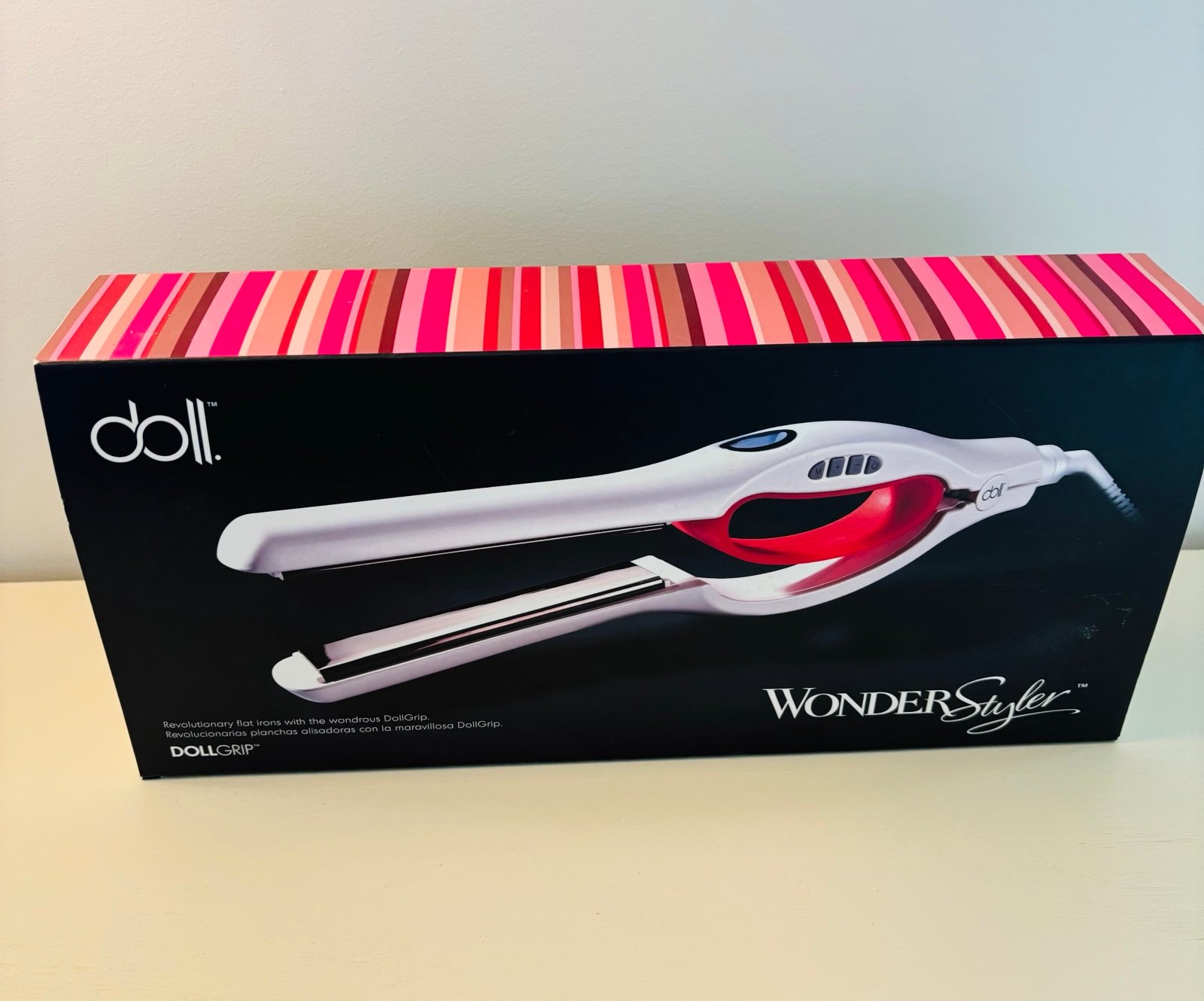 Doll Wonder Styler Professional hair straightener flat iron new in box