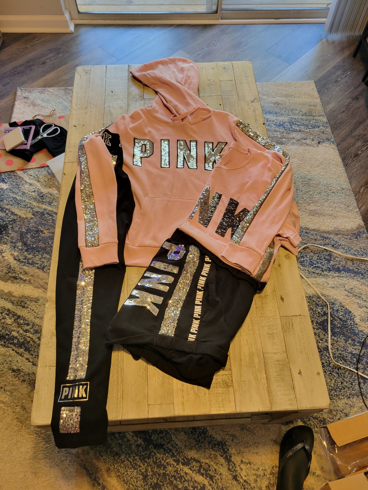 VS PINK 4 PC HTF BLING SET