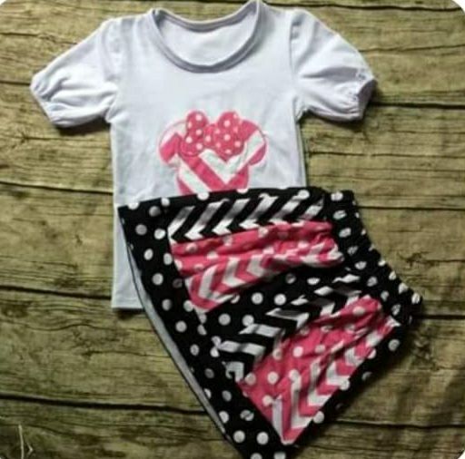 8 Embroidered Minnie Skirt outfit