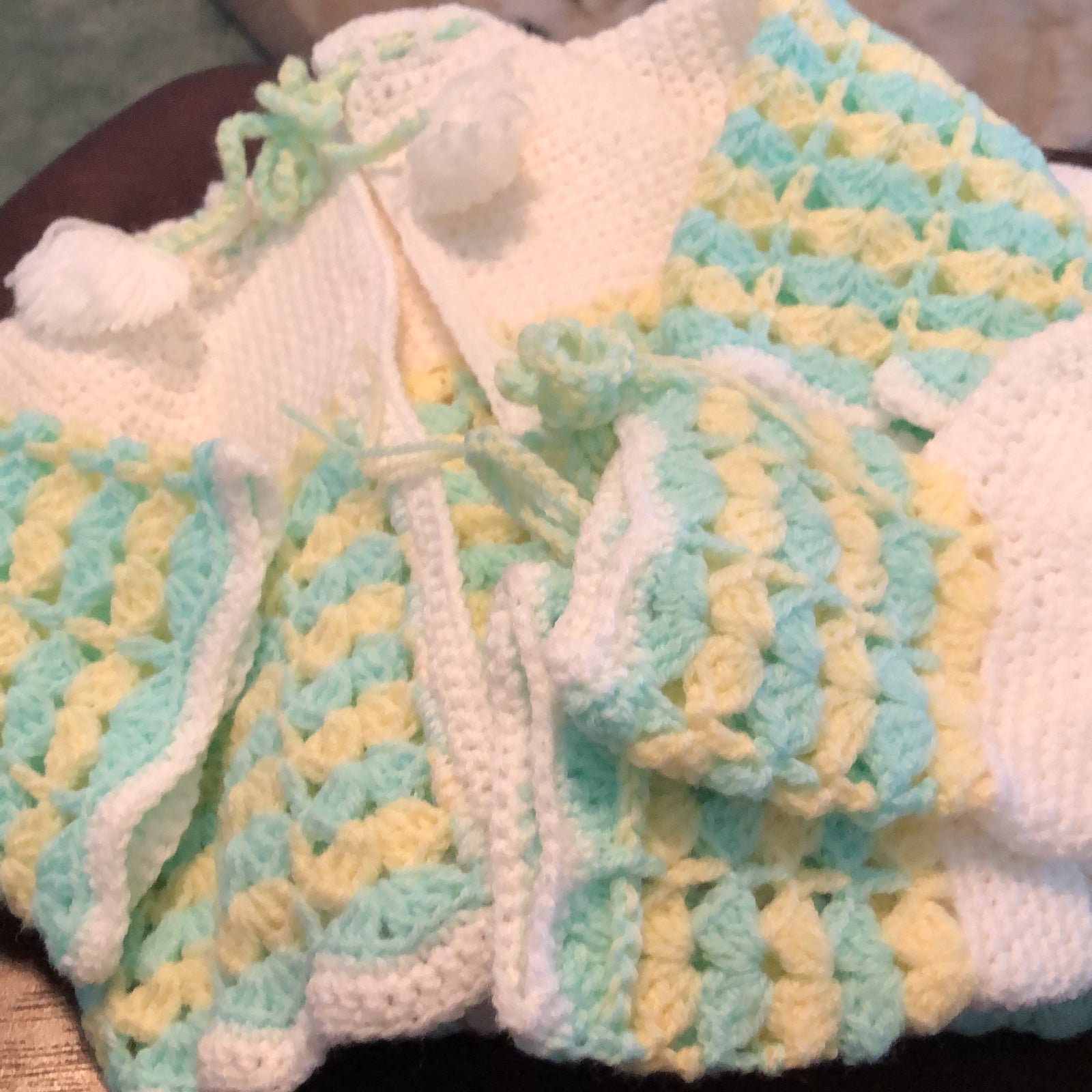 New Hand Crocheted Baby Ensemble (Blanket,Sweater,Hat, Booties) Infants0-6M Soft