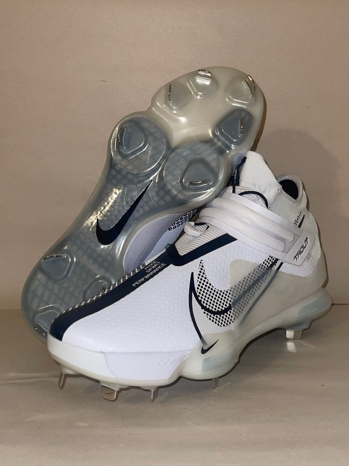 Nike force zoom trout baseball cleats