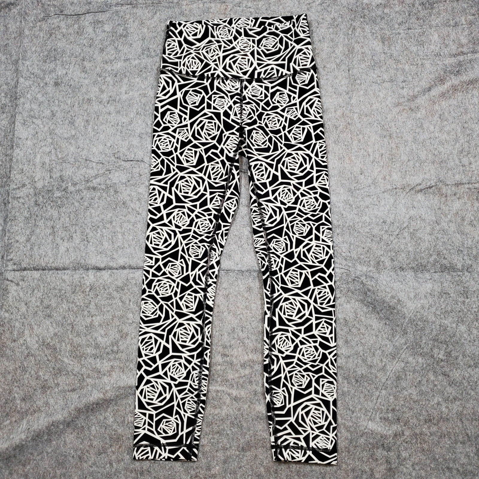 Lululemon Leggings Size 4 Cropped Womens Mosaic Roses Run Athletic Gym Workout