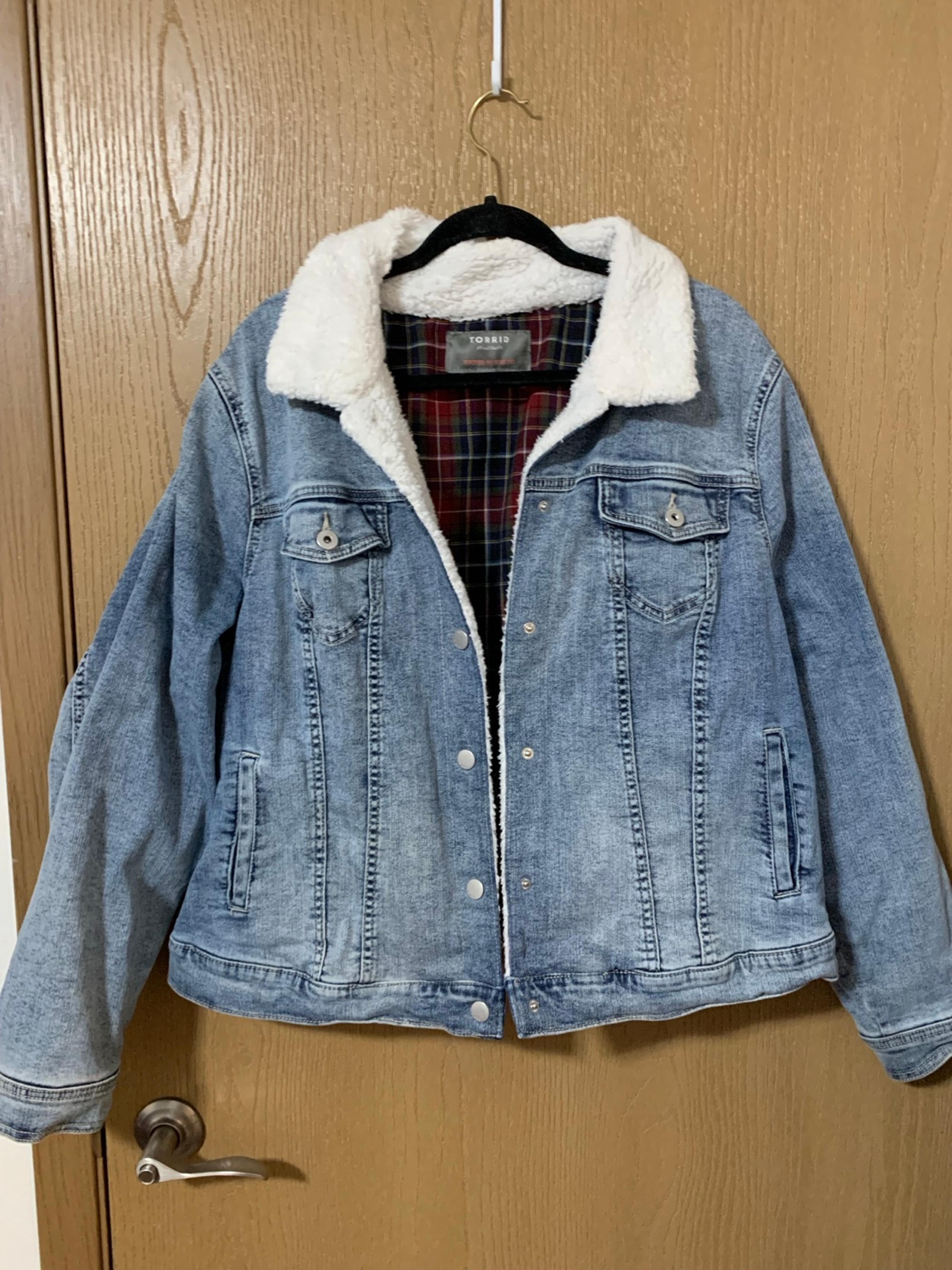 Women’s plus size 3x Torrid lined jean jacket