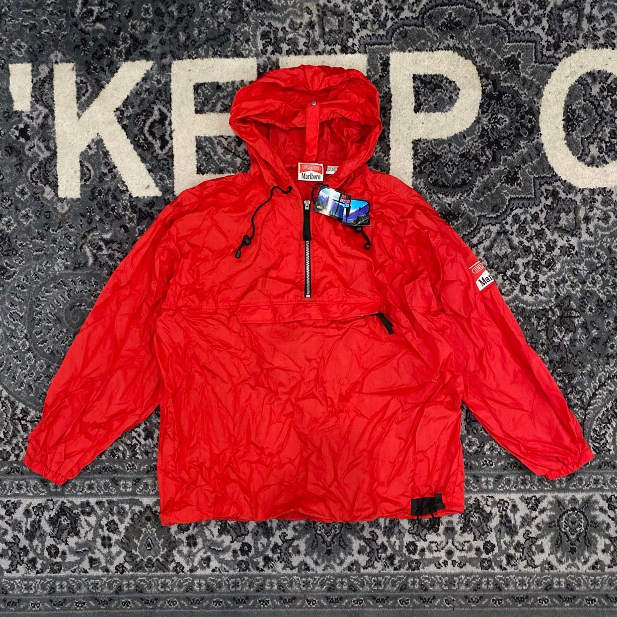 NWT VINTAGE MARLBORO WINDBREAKER
