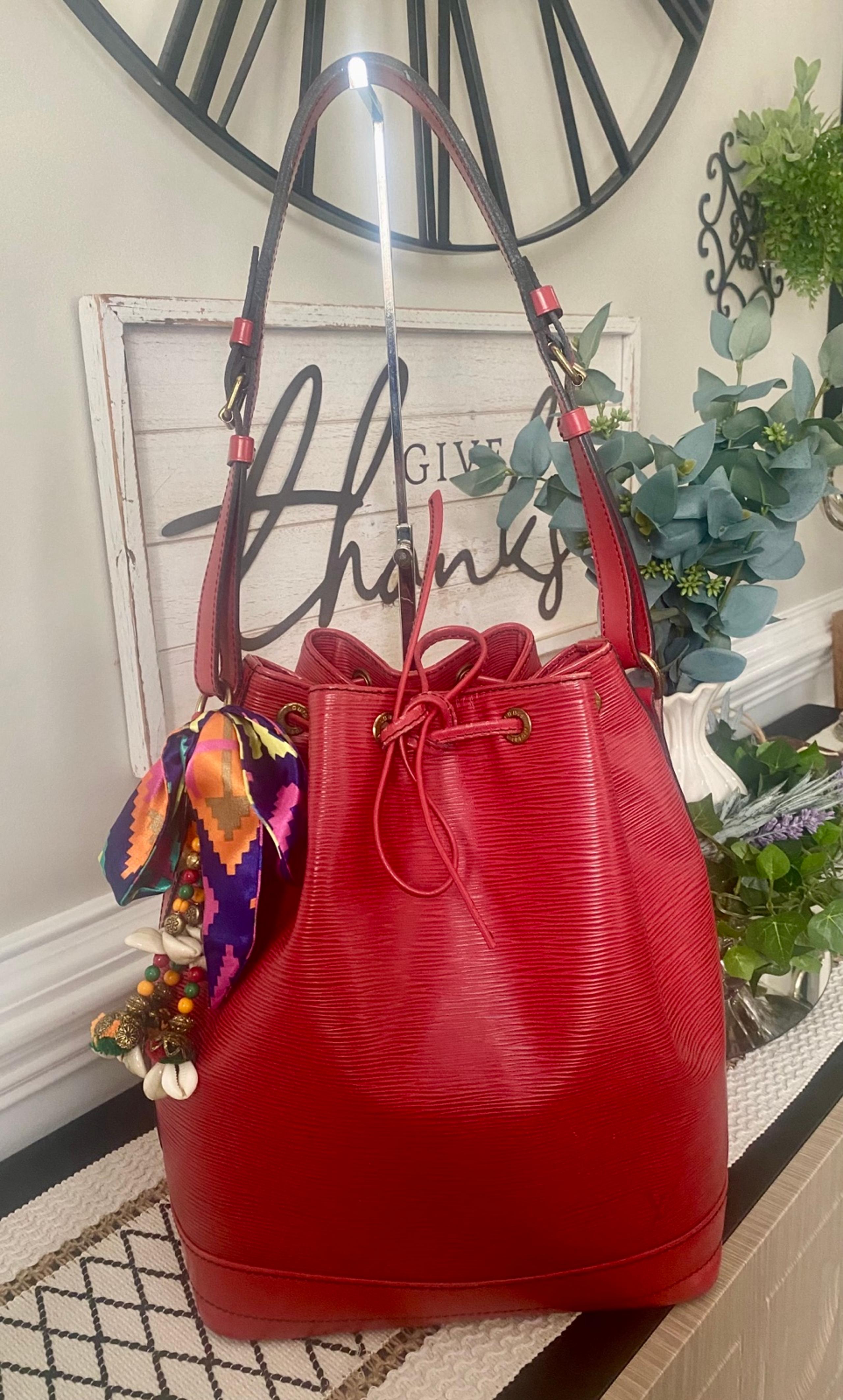 LOUIS VUITTON $1680 Noe GM Bucket Bag Drawstring Red Epi Leather