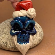 FLAMEWORK SKELETON FACE SANTA PENDANT - Hurst Glass