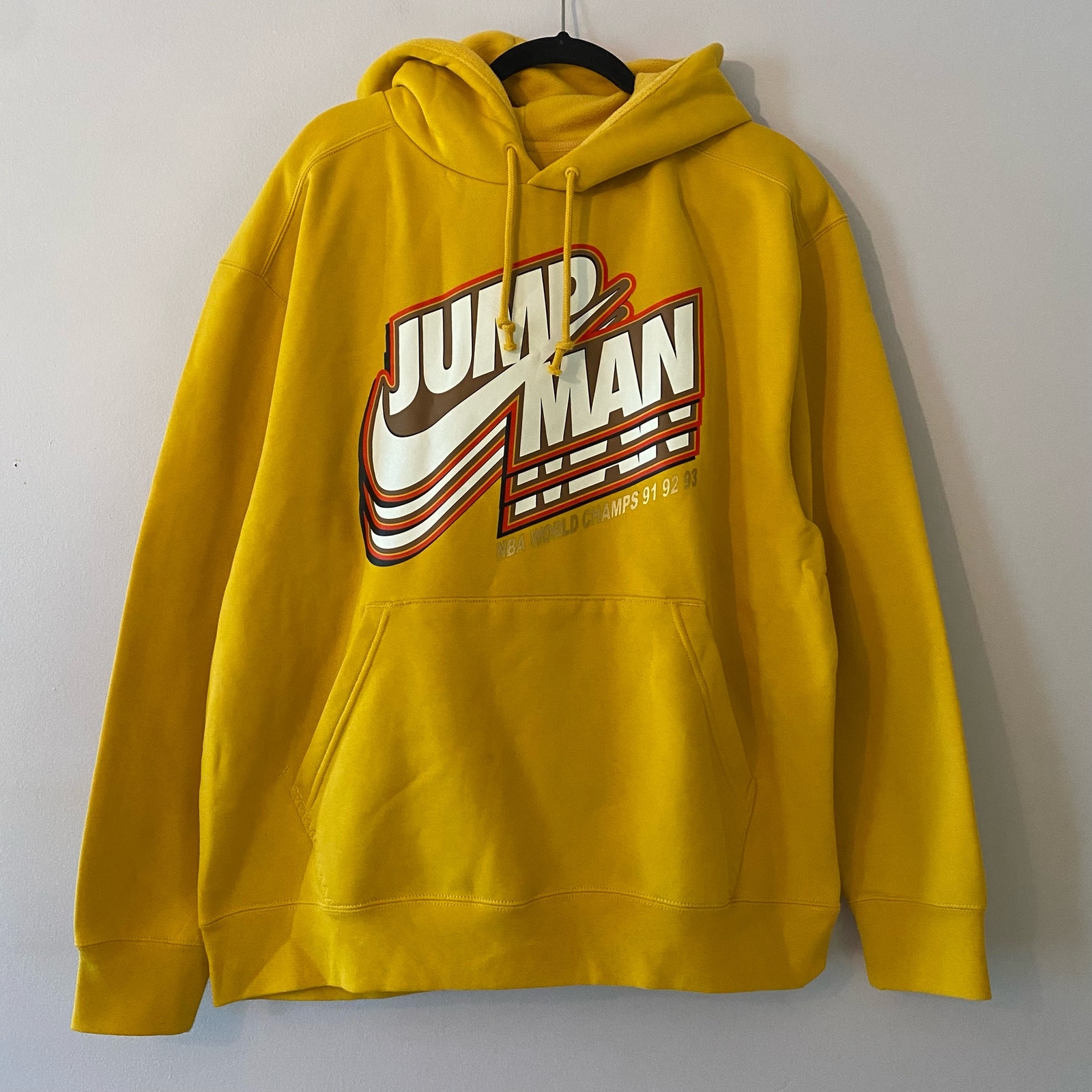 NWT Nike Jordan Men's size XL Yellow Jumpman NBA Streetwear Hoodie Sweatshirt