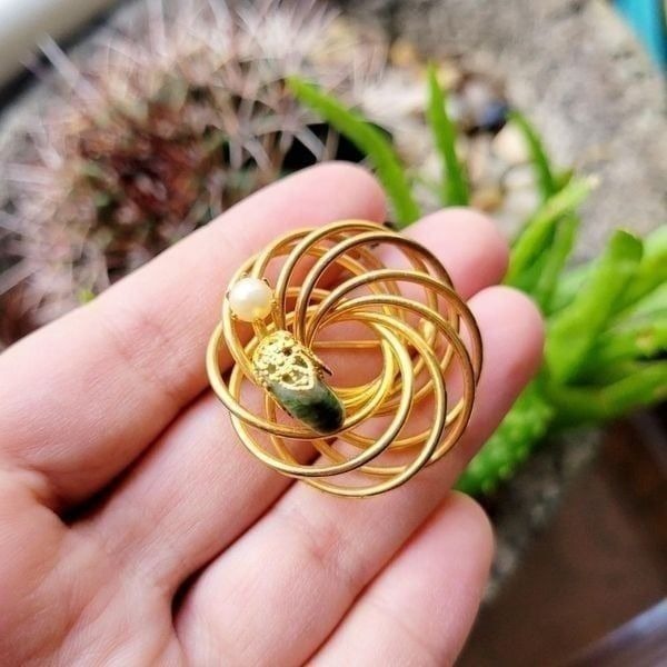 Vintage Gold Jade & Faux Pearl Round Boucher Brooch Pin