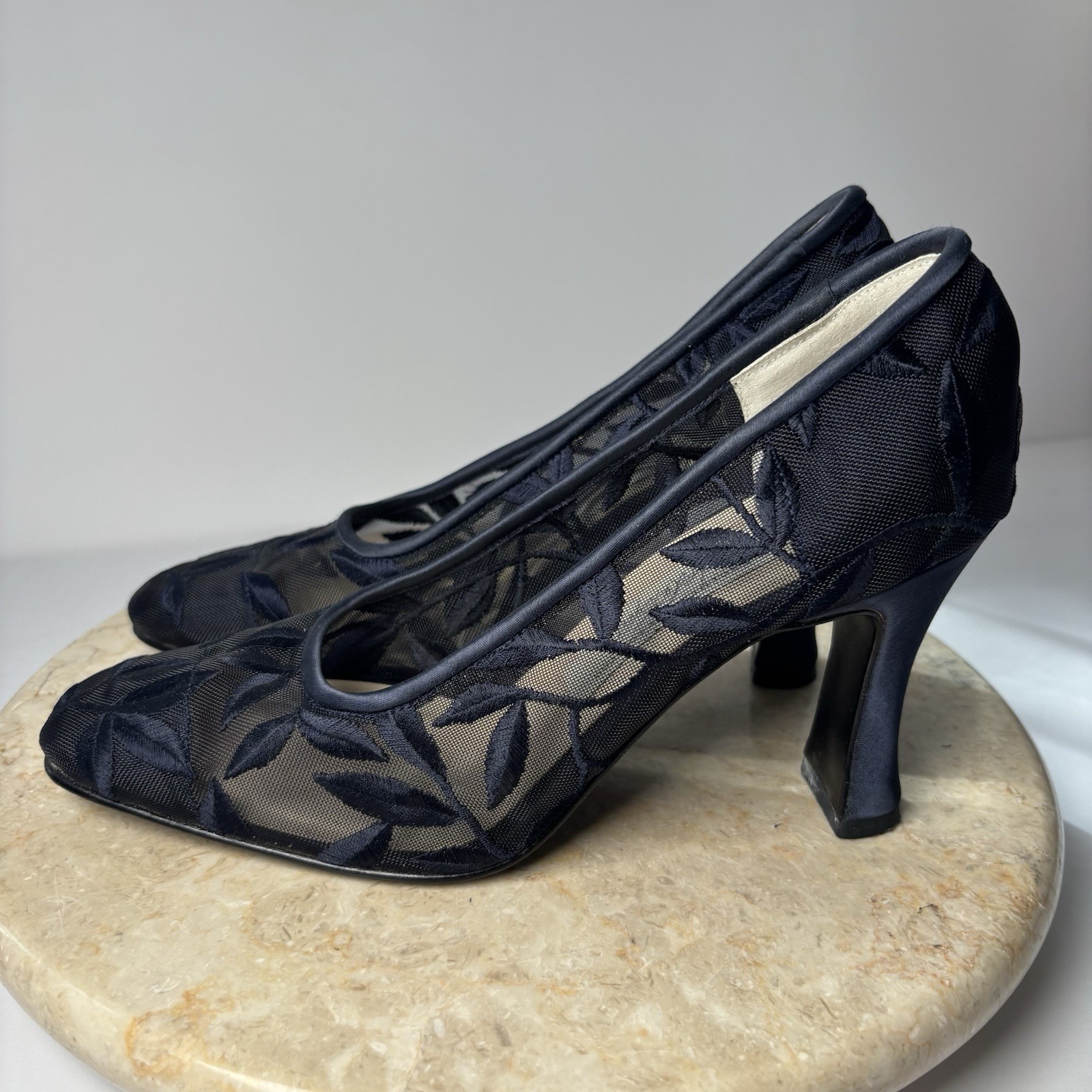 Vintage Lord & Taylor Blue Sheer Gwen Lace Floral Heels Pumps Shoes 7M
