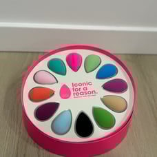 Beautyblender platinum vault set (12 sponges - 250 value)