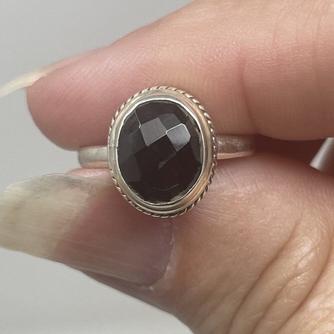 925 Sterling Silver Oval Shaped Hematite Ring Size: 6.5