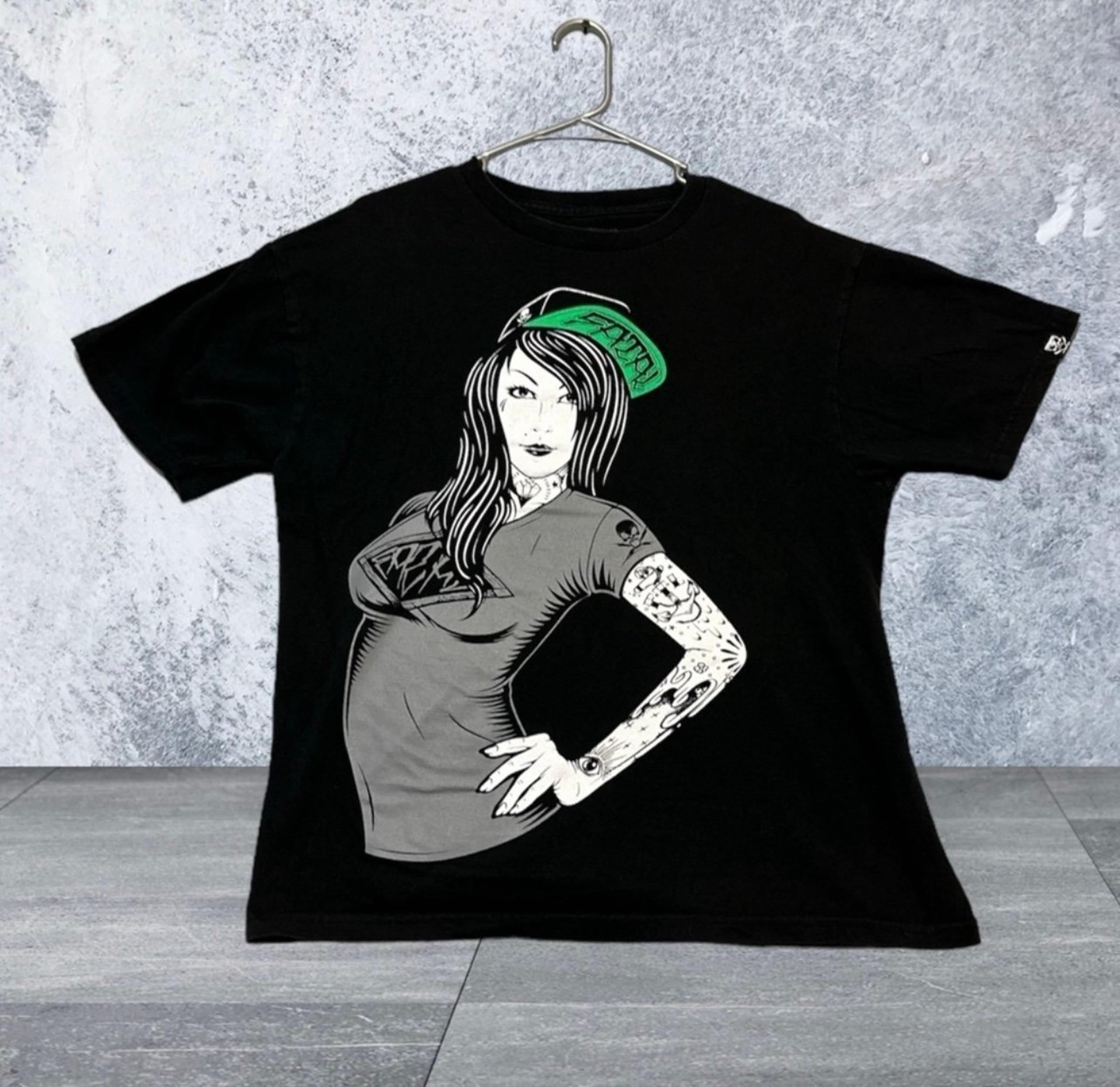 Fatal men's t-shirt. Size large. Excellent condition.