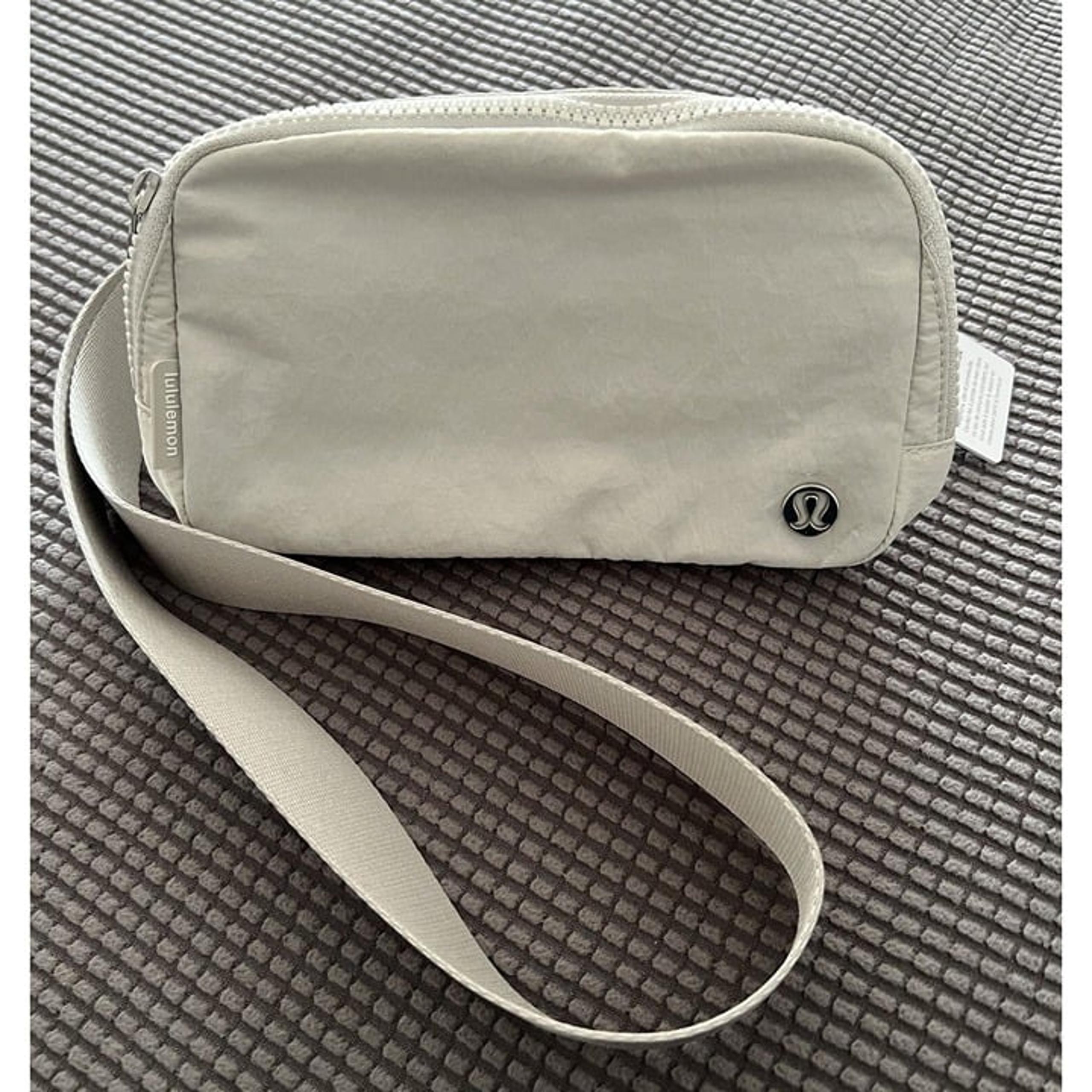 NWT Lululemon Everywhere Belt Bag 1L