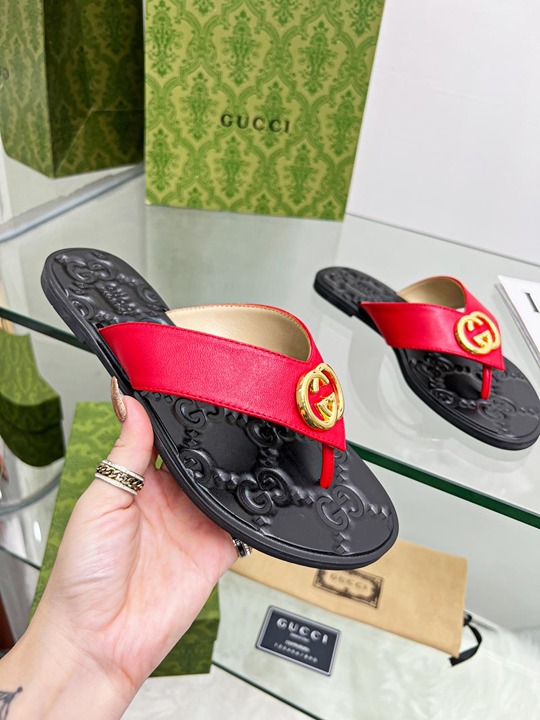 slippers