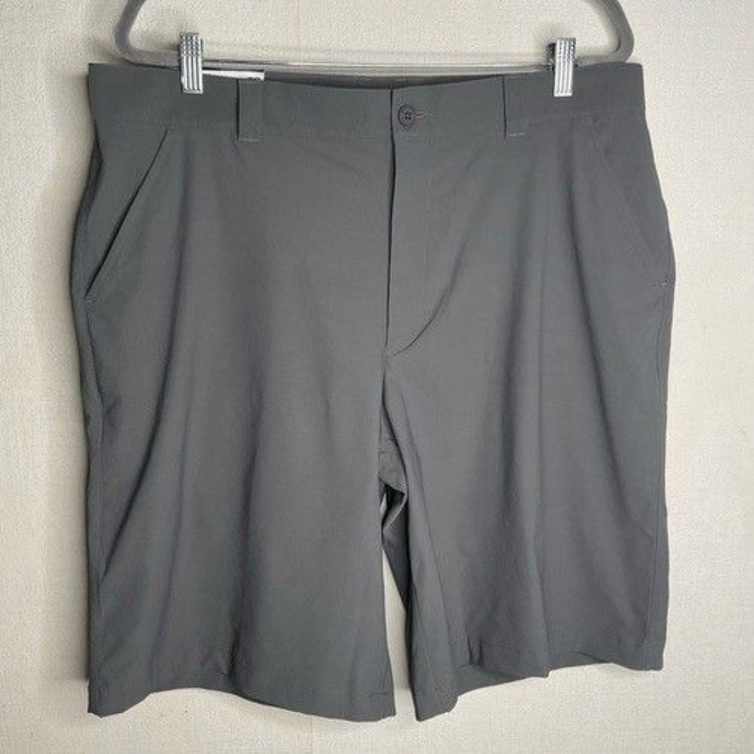 New with tags Under Armour Flat Front Casual Chino Golf Shorts Men Size 38 Gray