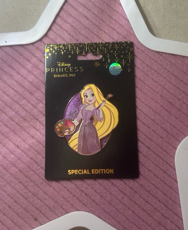 Disney Princess Moments Rapunzel 2.5 ‼️RETIRED‼️ Pin on Pin SE 400