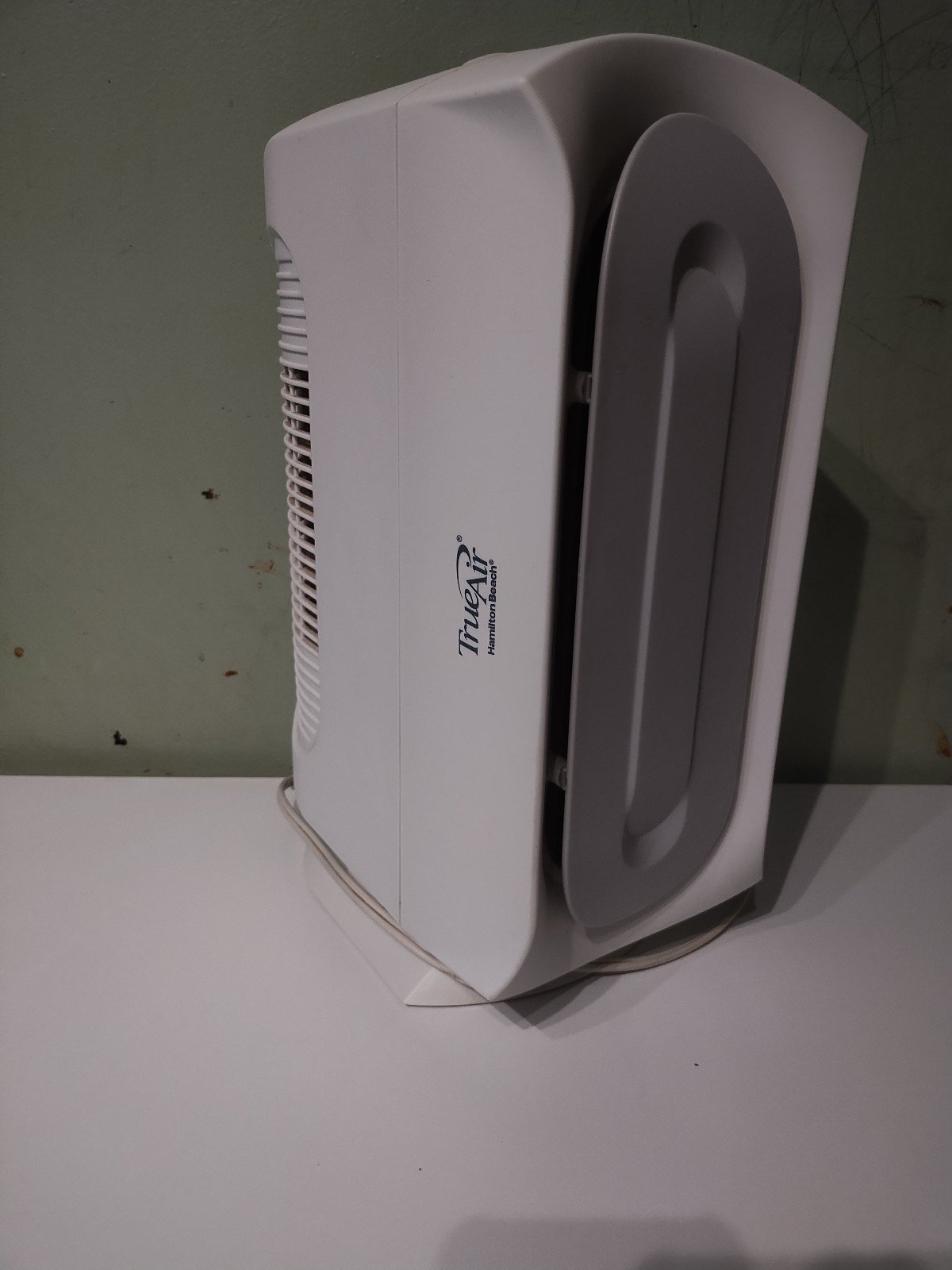 Hamilton Beach TrueAir Small Tower Purifier White and Grey Household Office