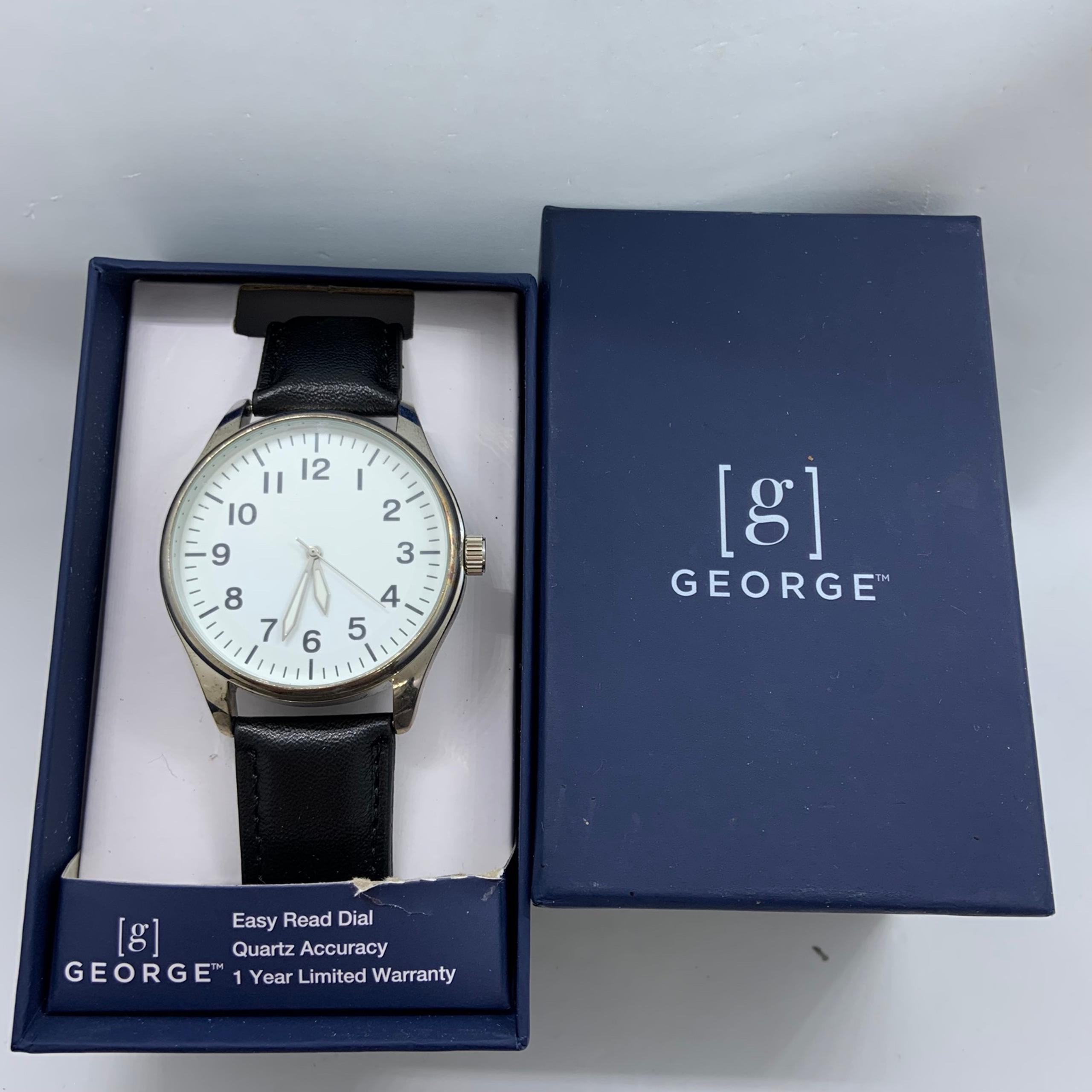 George men Quartz analog watch 43mm silver tone white dial black leather band
