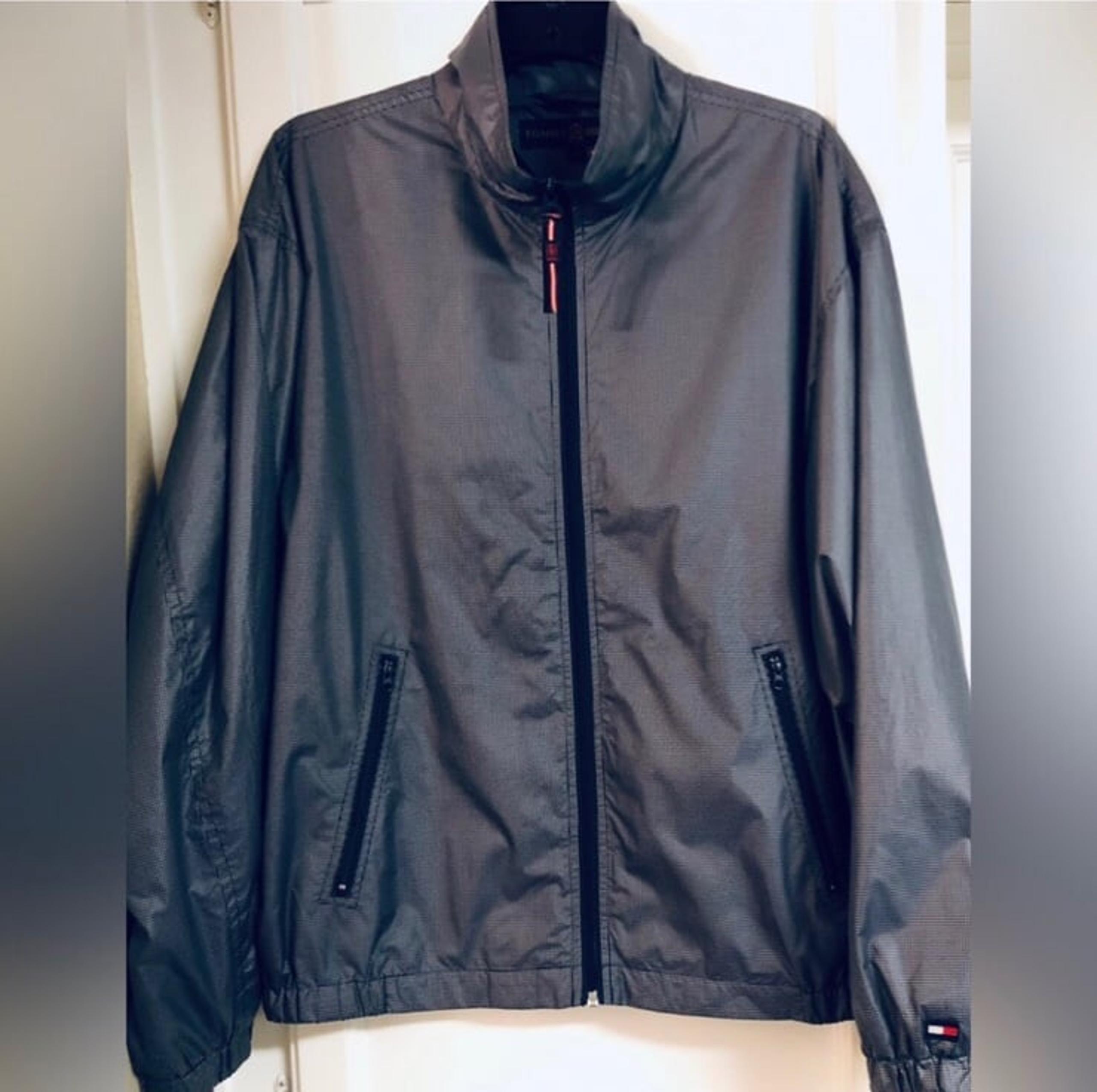 TOMMY HILFIGER Mens windbreaker or mens jacket. Zip up, pockets great condition