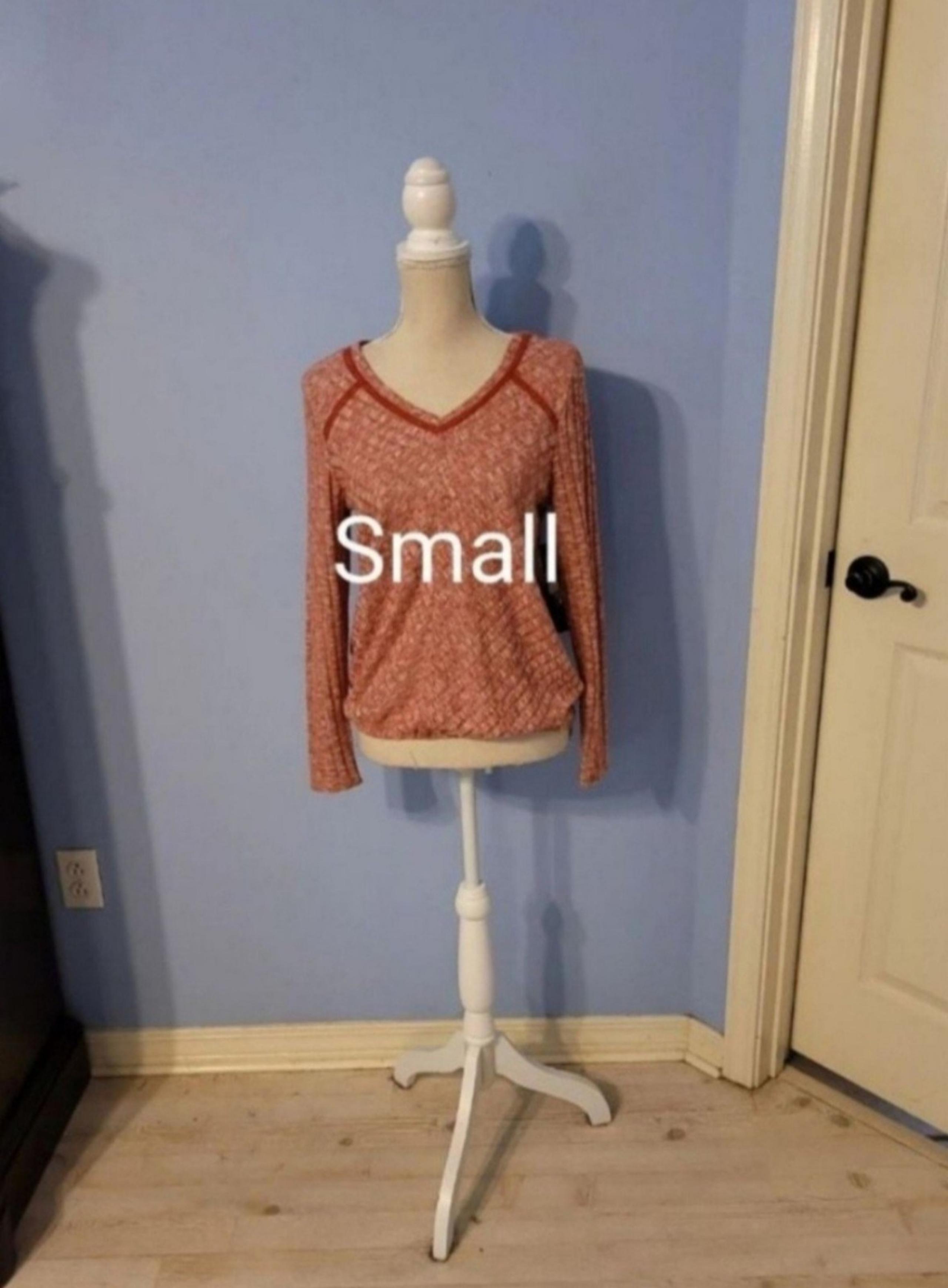 Absolutely Famous Small Womens  top
