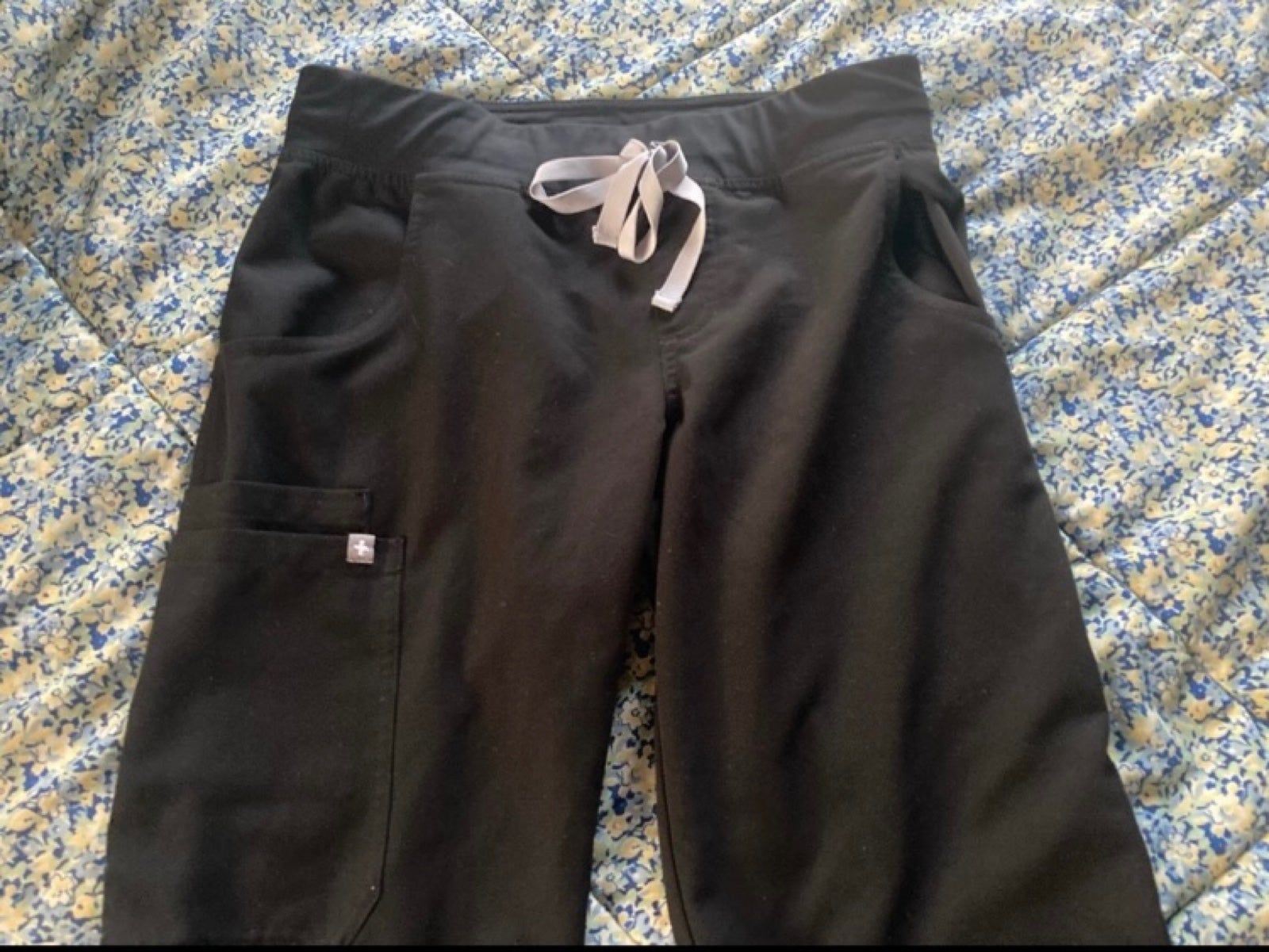 figs scrub pants
