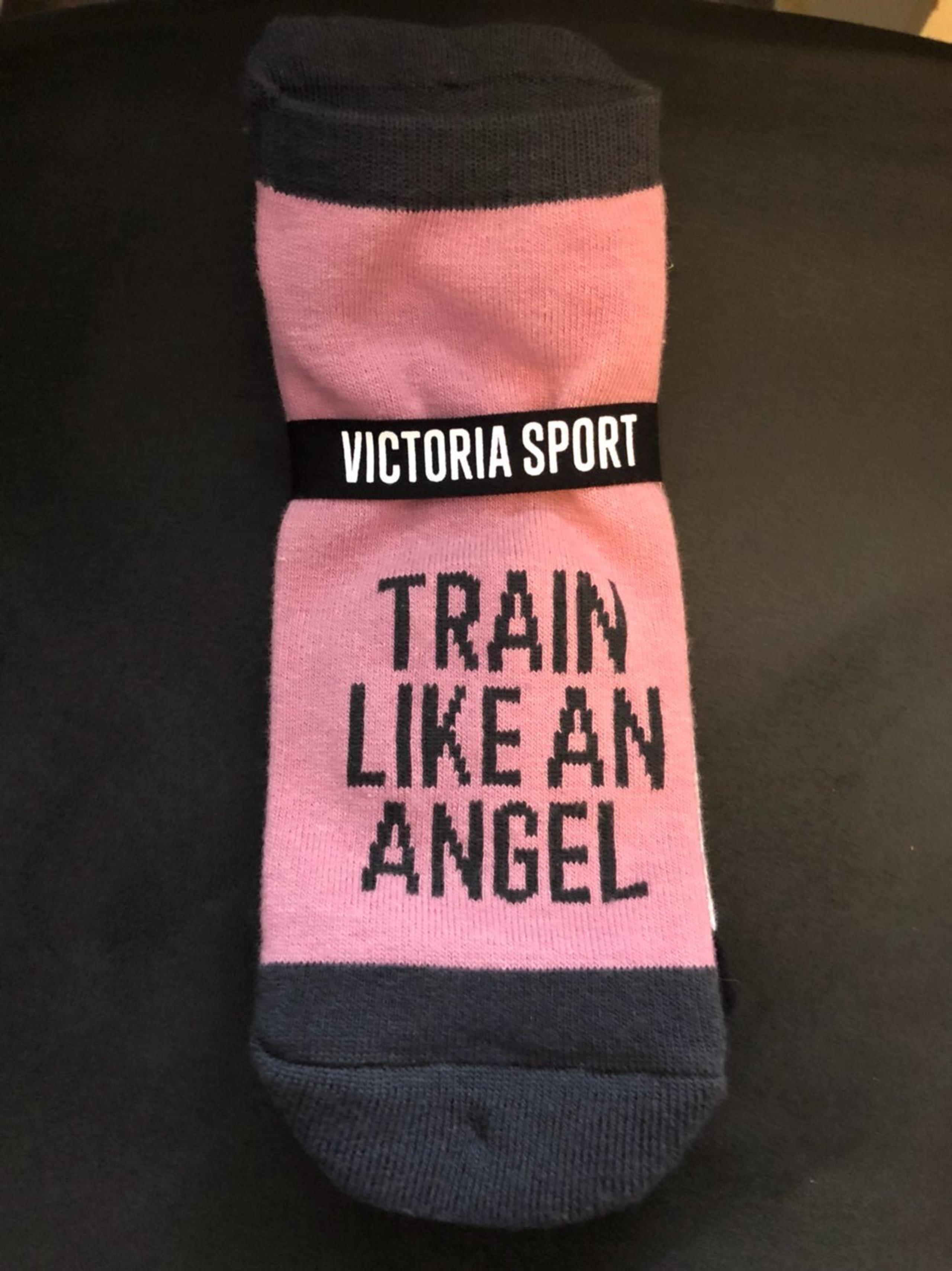 Victoria’s Secret Sport Low Show Socks