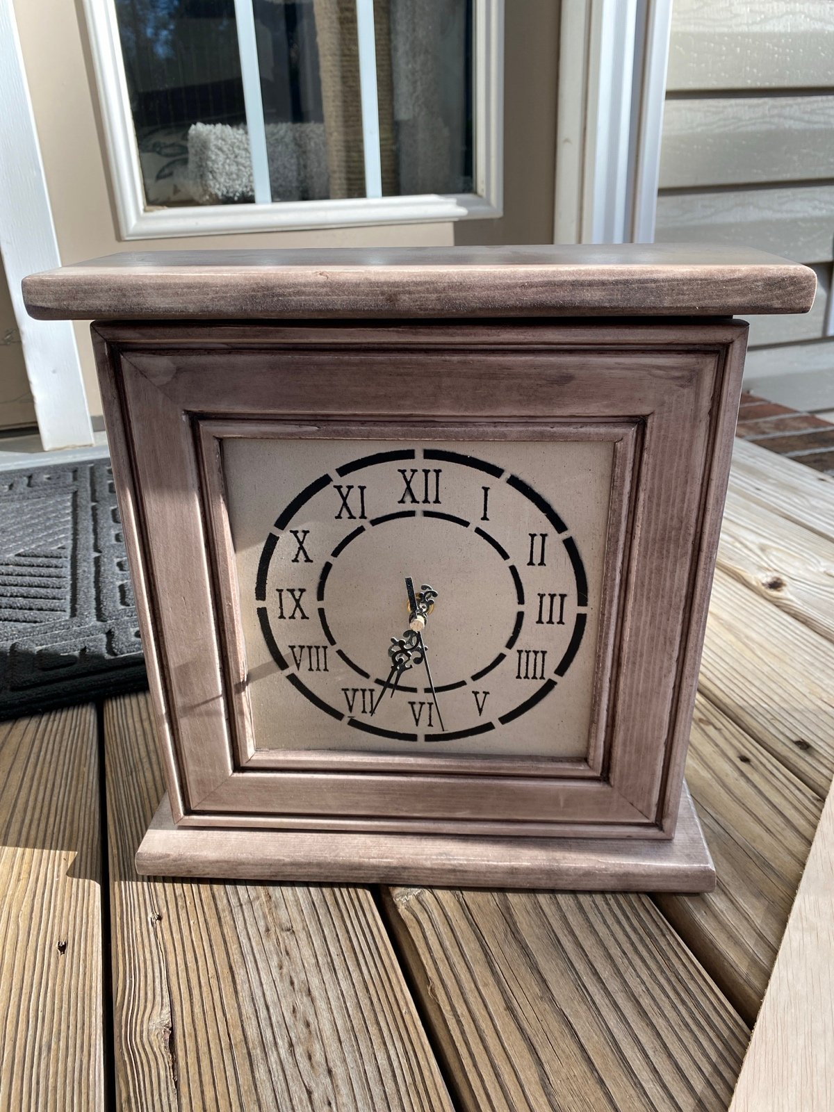 Concealment clock