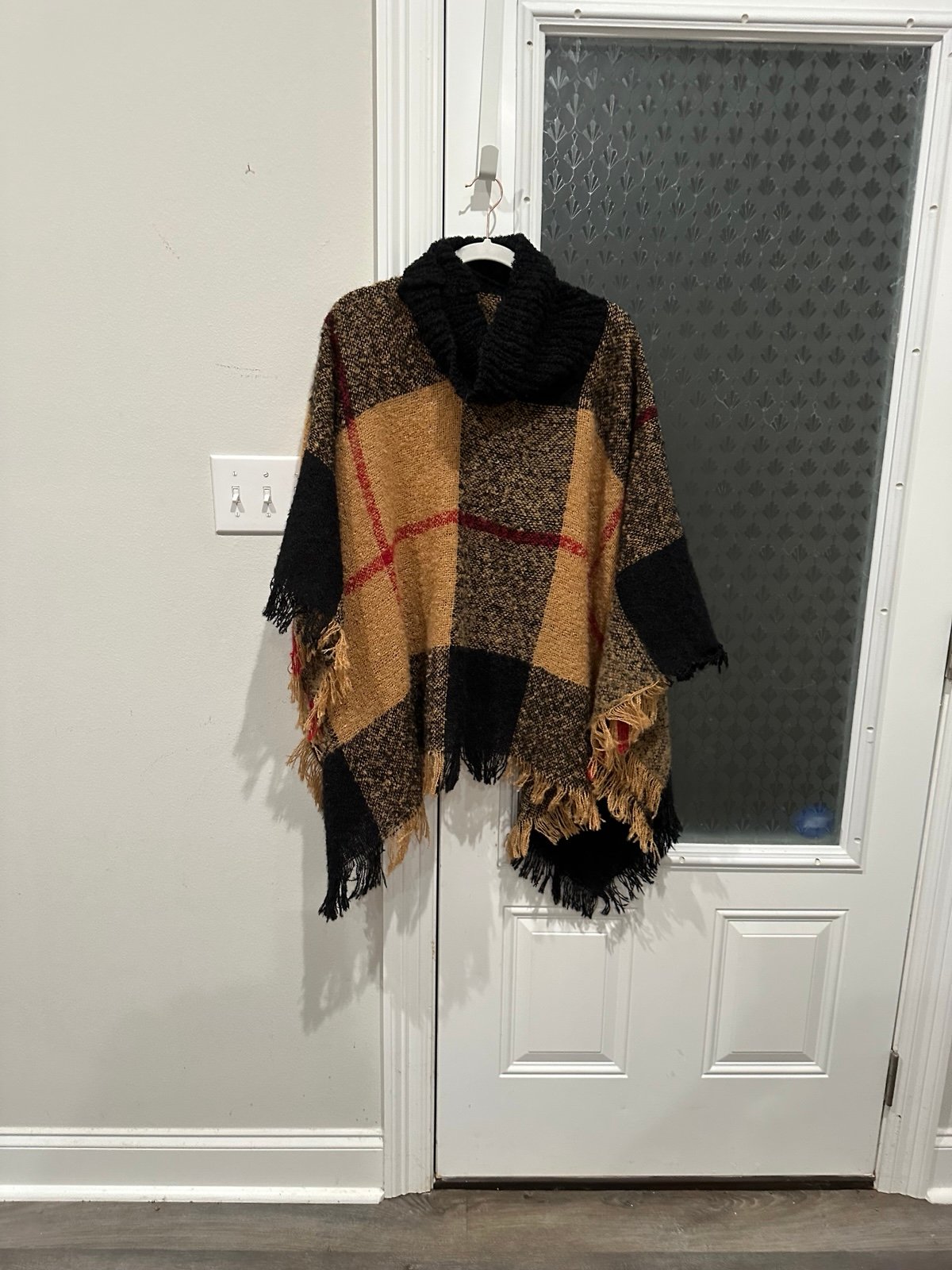 ♥️ BELK OSFM Poncho Camel Brown Black Multi Color NWT!♥️